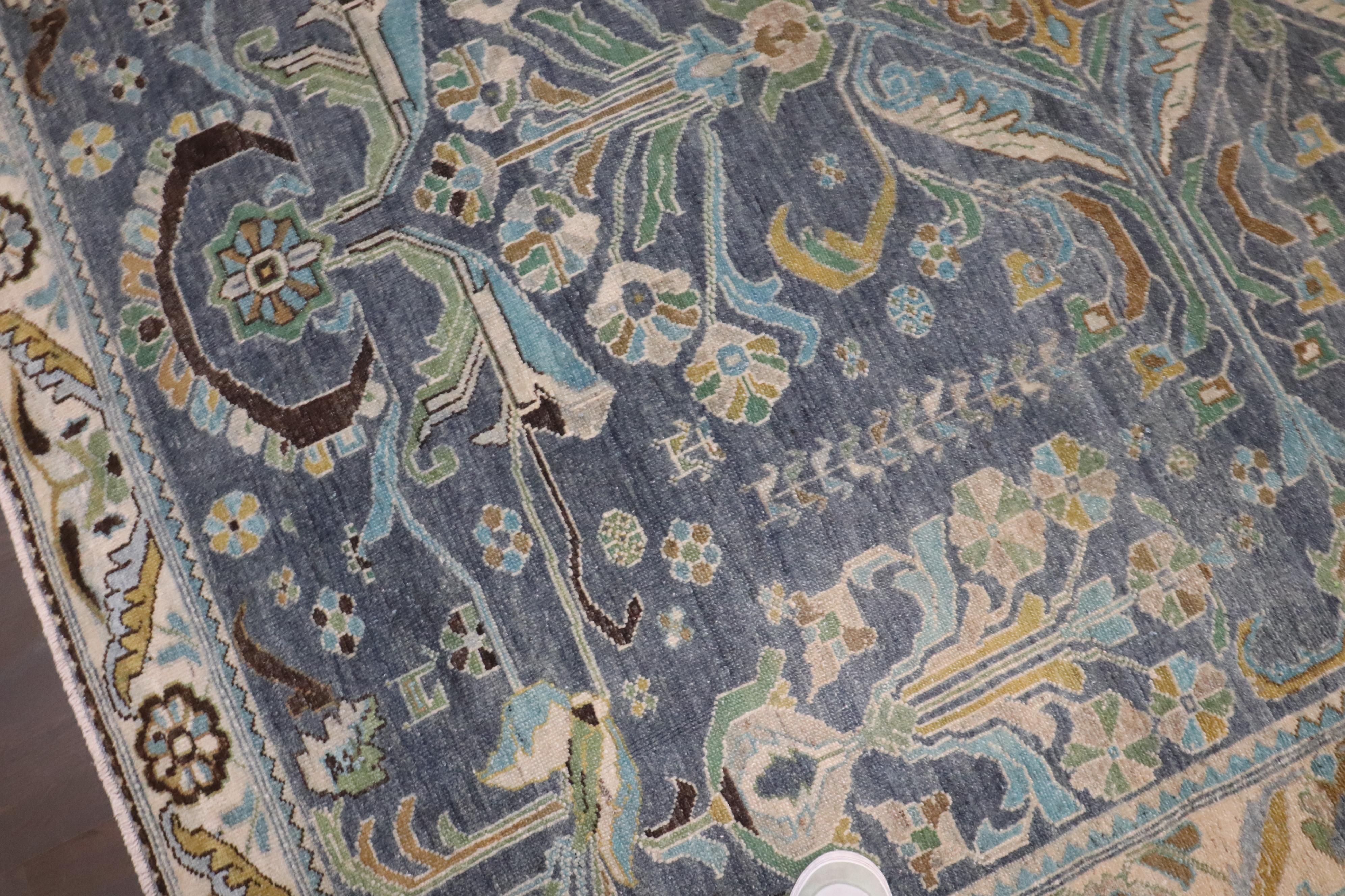 Perse The Collective Northwest Persian Square Room Size Rug (tapis carré persan de la collection Zabihi) en vente