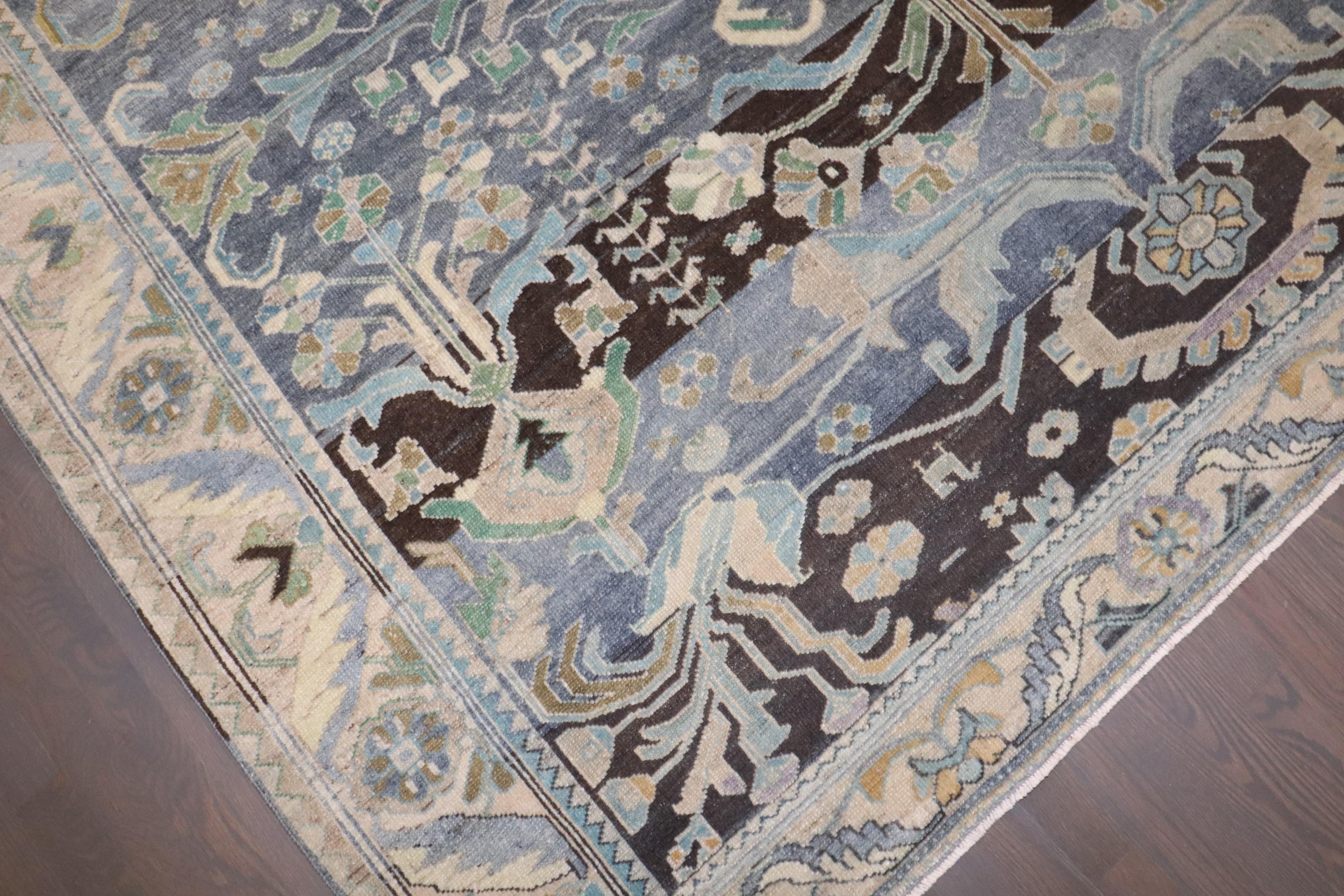 The Collective Northwest Persian Square Room Size Rug (tapis carré persan de la collection Zabihi) en vente 1