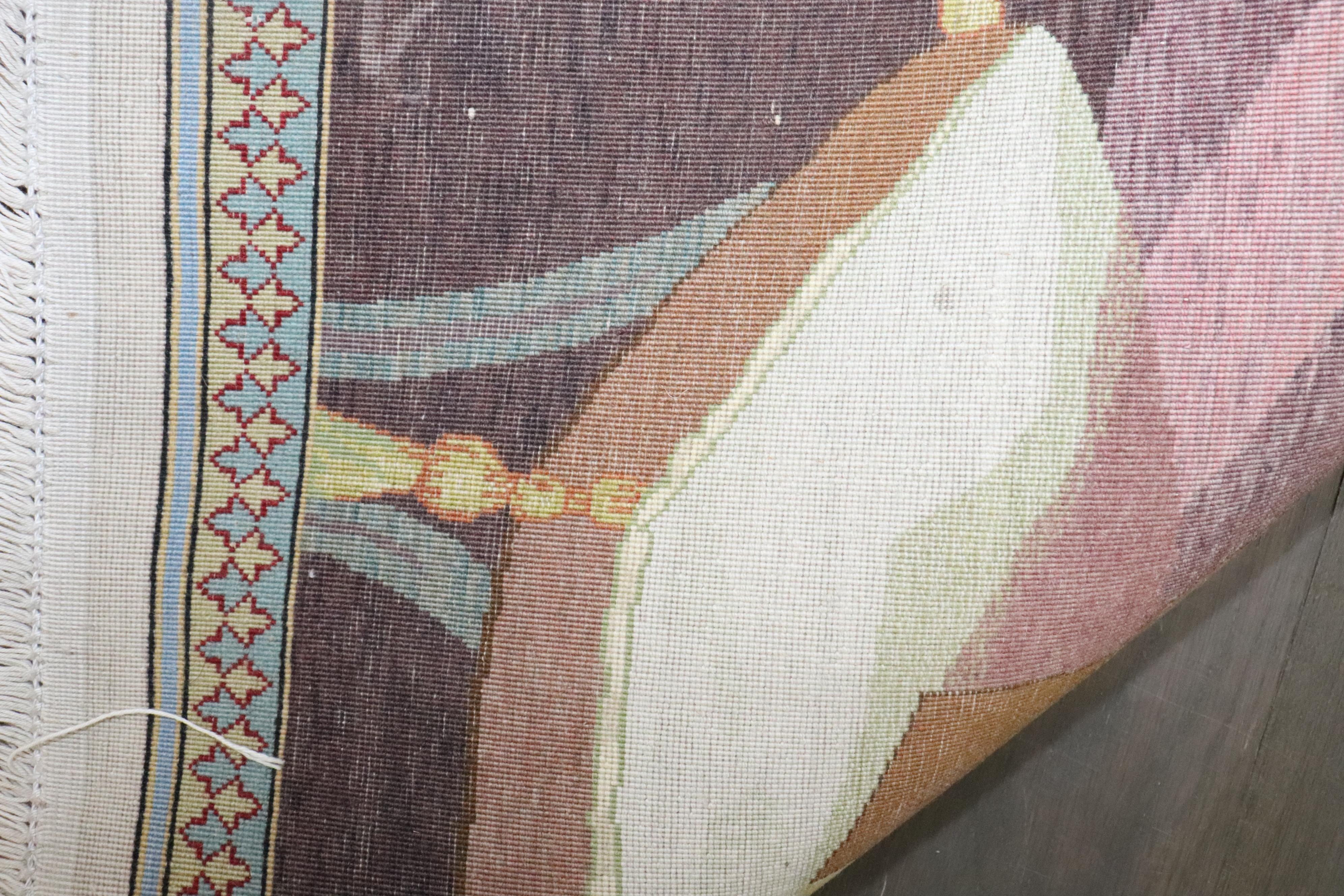 un Kashan persiano della metà del XX secolo, finemente intessuto, raffigurante una donna nuda

Misure: 3'8'' x 5'

 