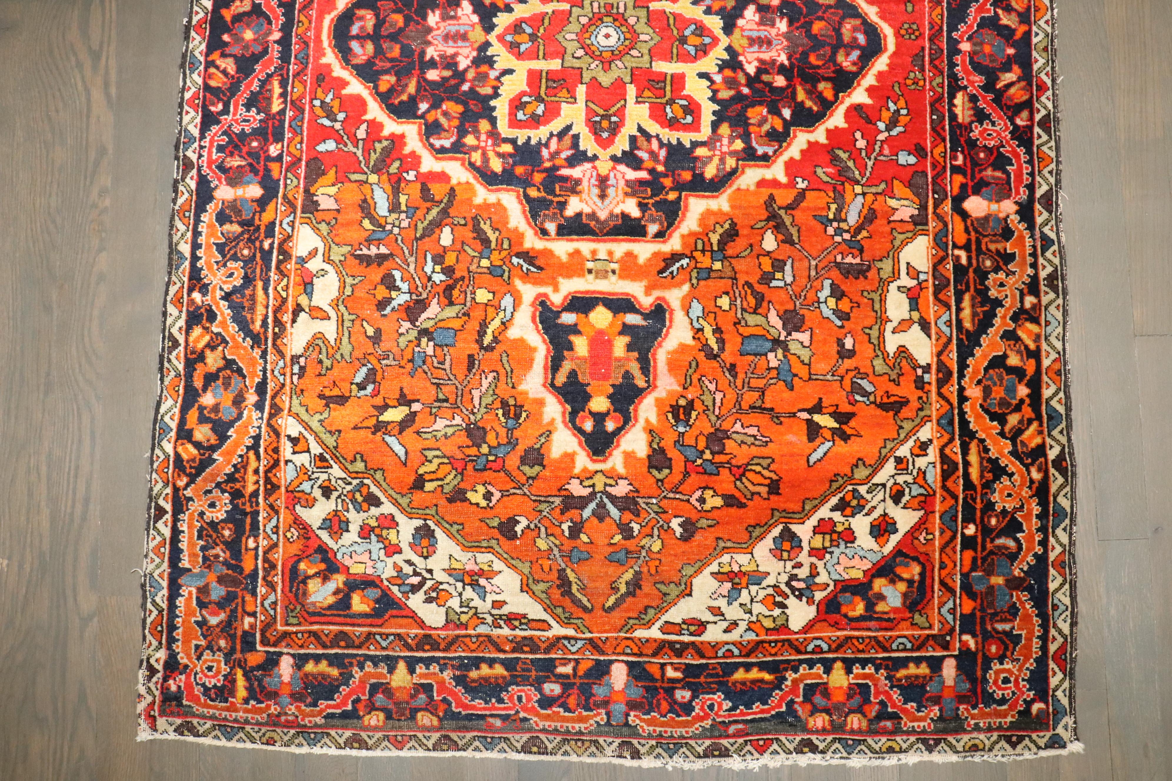 ein antiker Sarouk-Ferehan-Teppich aus dem frühen 20. Jahrhundert in überwiegendem Orange.

Einzelheiten
Teppich nein.	j4388
Größe	3' 4