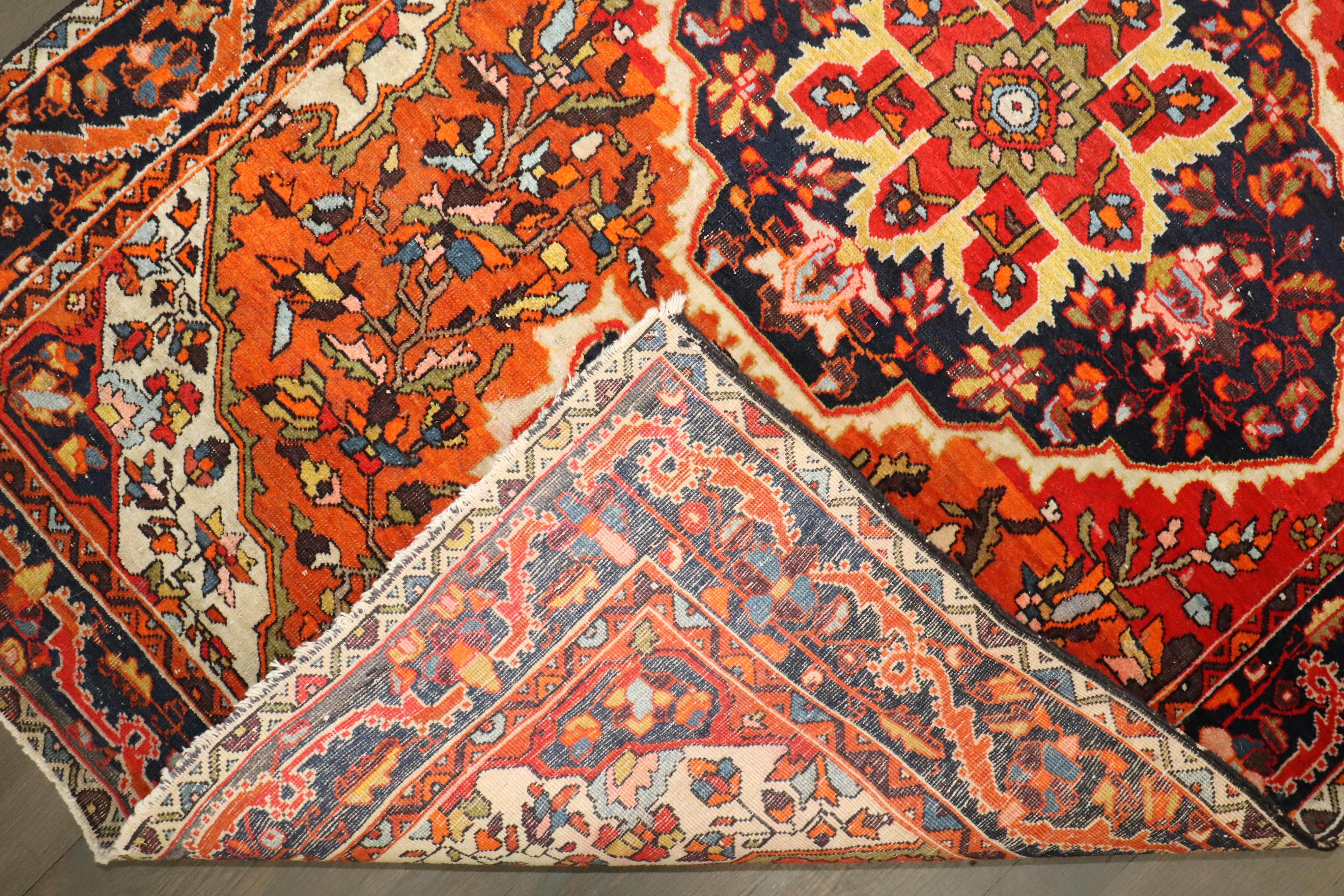 Zabihi Collection Orange Antiker Persischer Sarouk Ferehan Teppich im Zustand „Relativ gut“ im Angebot in New York, NY