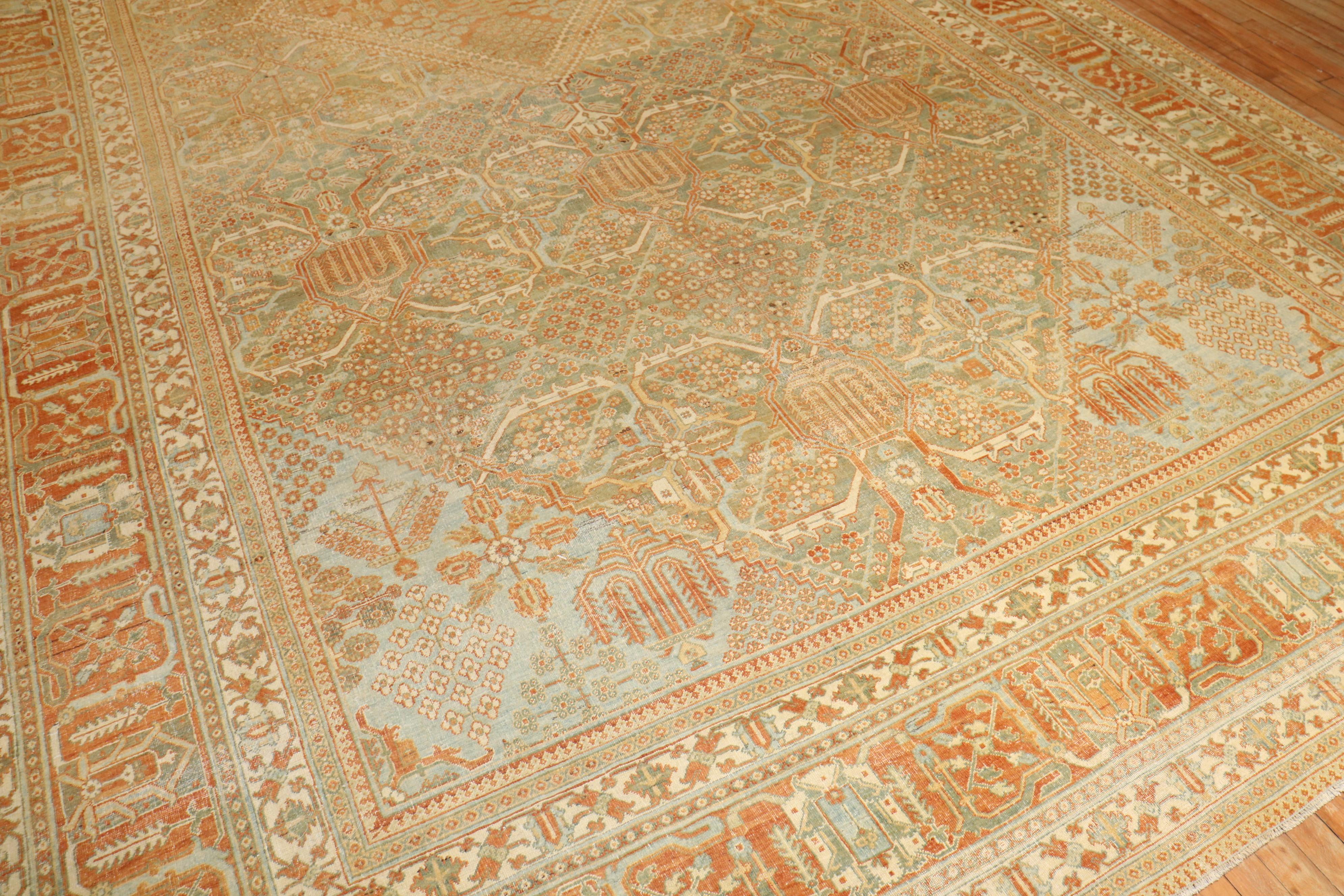 Perse Tapis persan Joshegan ancien surdimensionné orange et vert de la collection Zabihi en vente