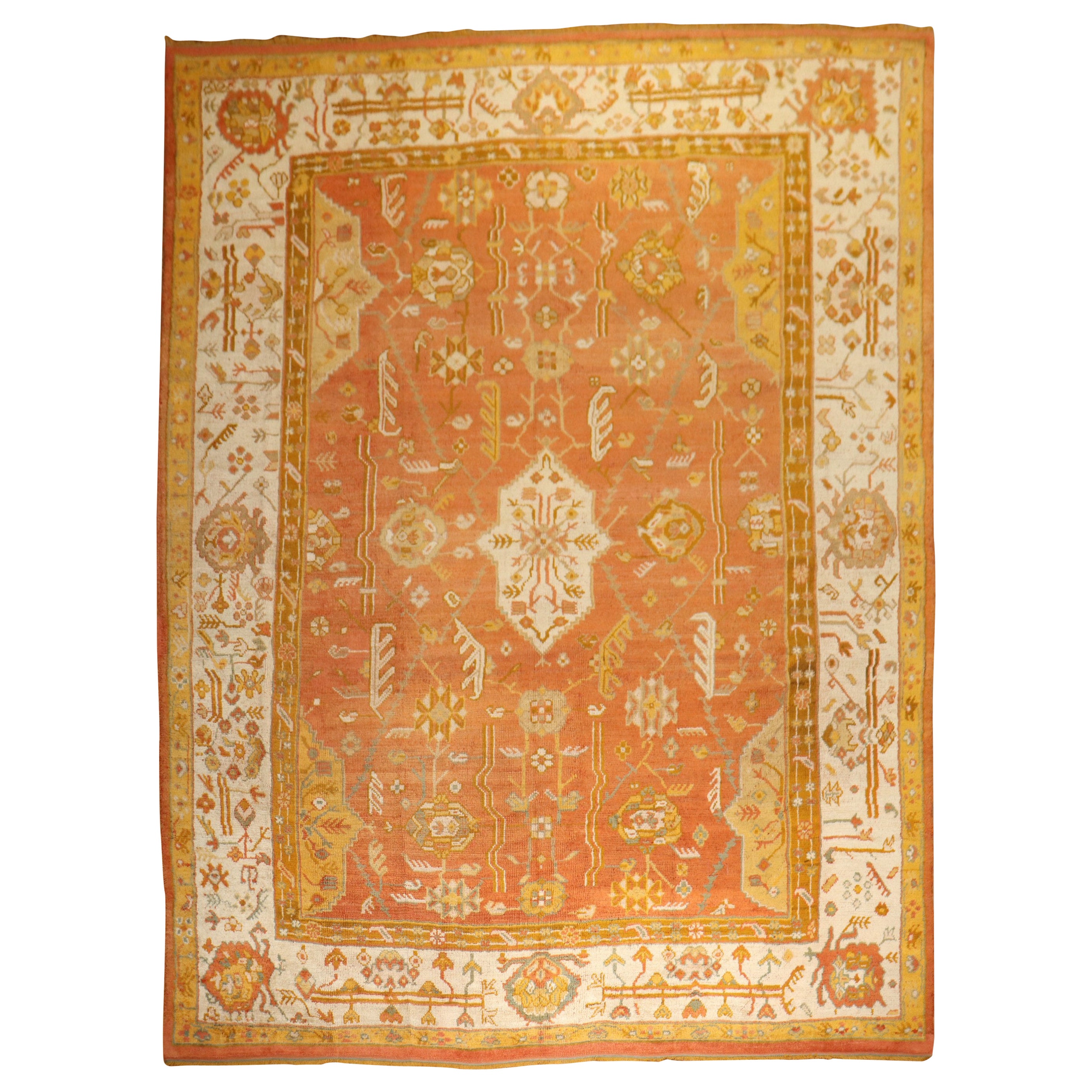 La collection Zabihi orange  Tapis d'Oushak ivoire ancien