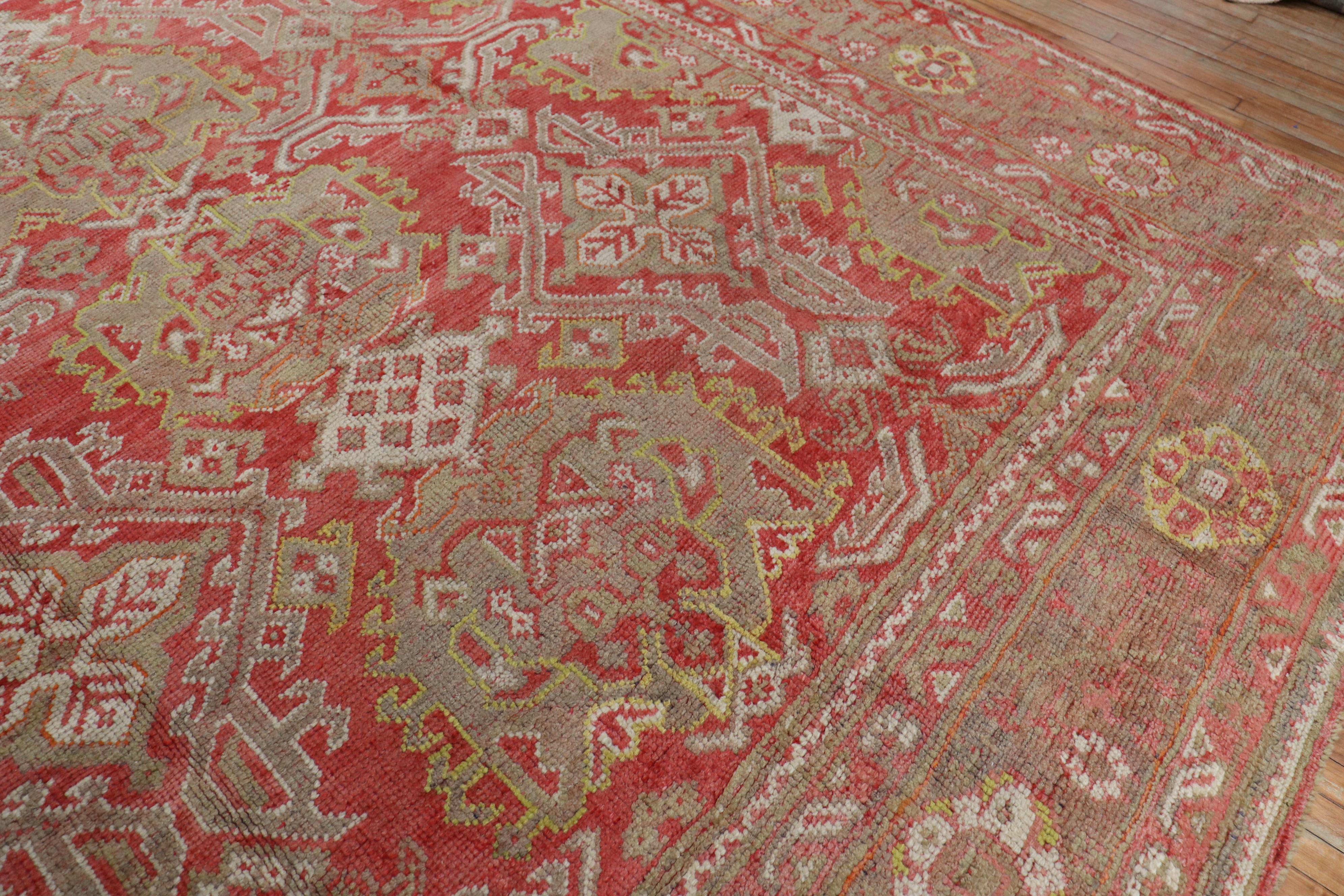 Lana Tappeto Zabihi Collection'S Oversize Antique Oushak in vendita