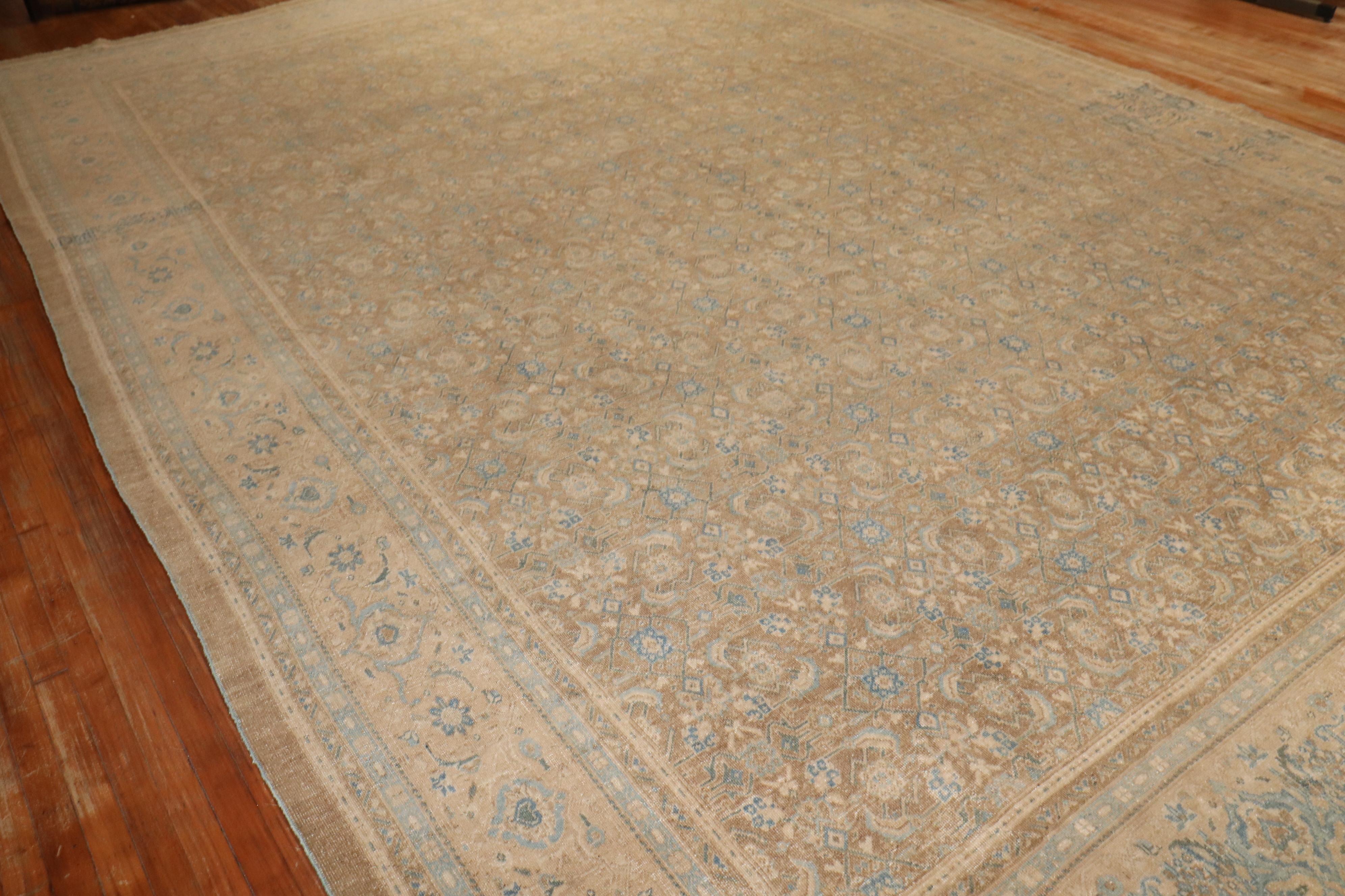 XX secolo Tappeto Zabihi Collection Oversize Antico Persiano Tabriz Marrone Blu in vendita