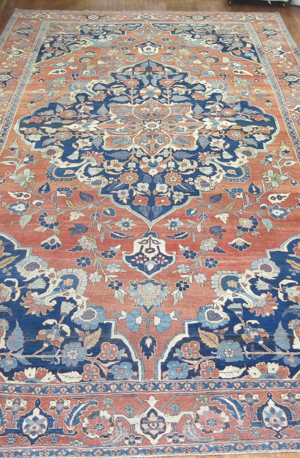 Un grande tappeto persiano Tabriz dei primi del Novecento

Dettagli
rug no.	9300
dimensione	10' 7