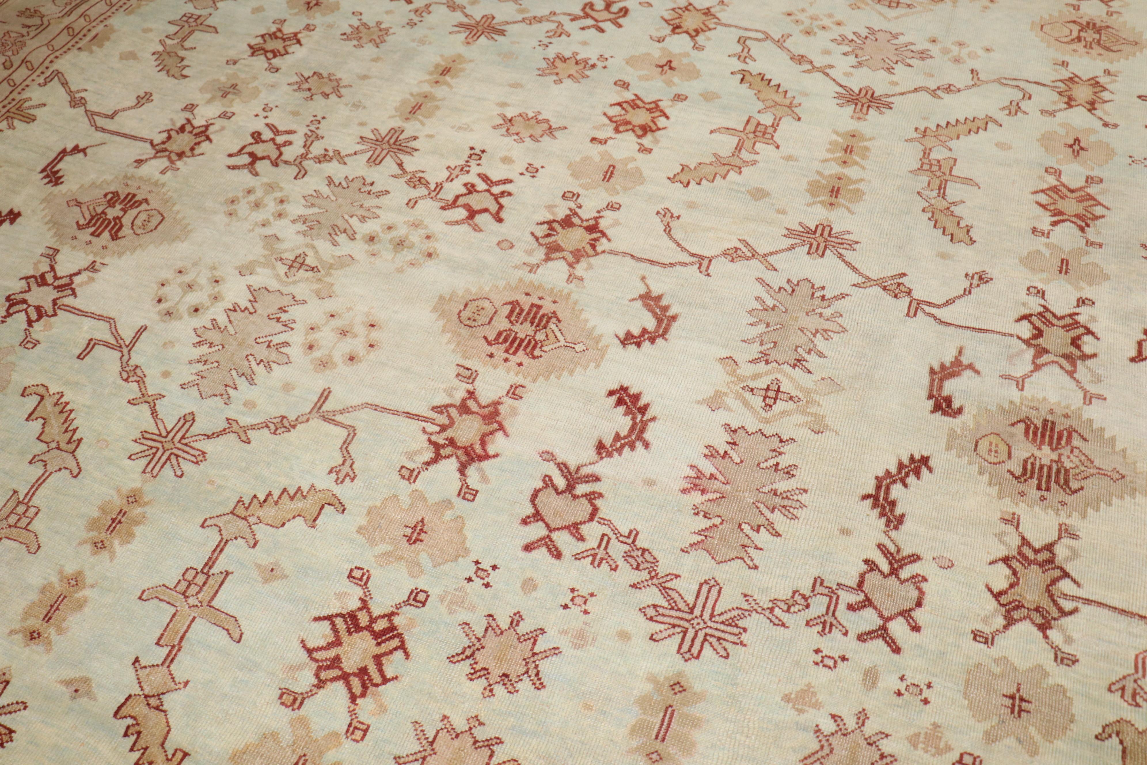 Turc Tapis décoratif turc ancien Oushak bleu clair de la collection Zabihi surdimensionné en vente