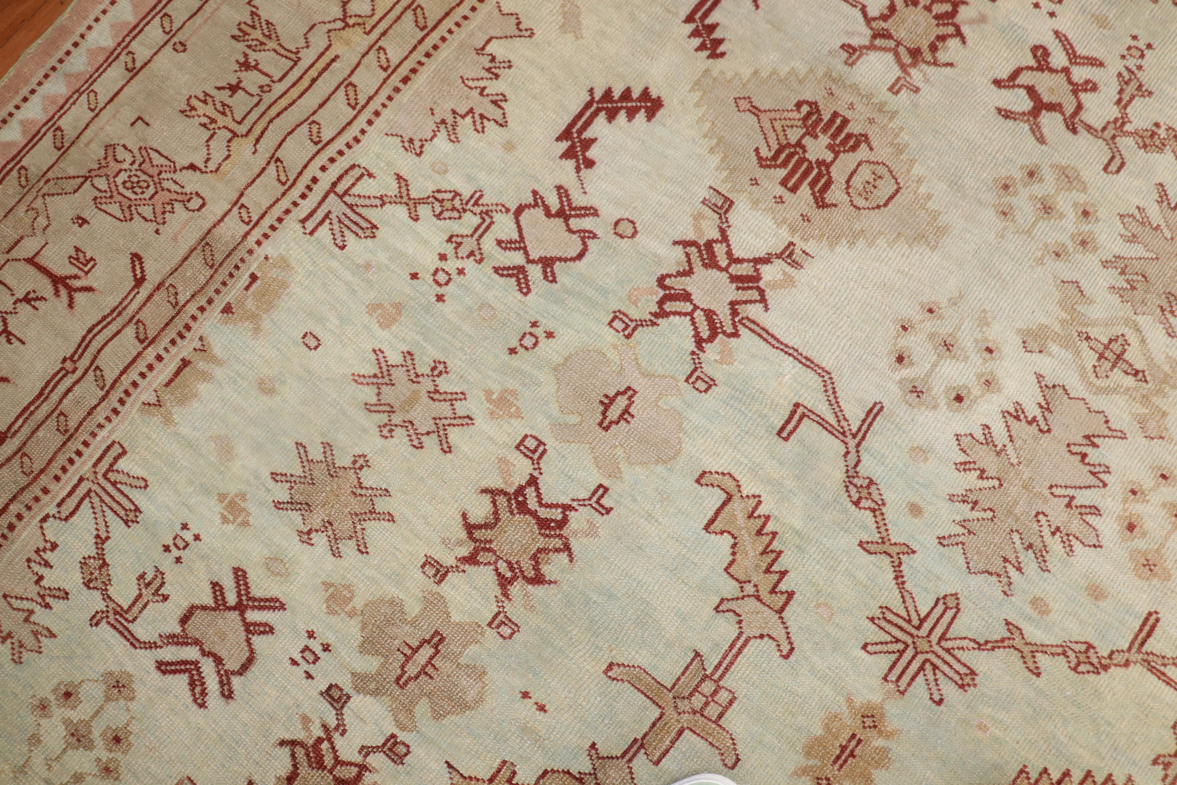 Laine Tapis décoratif turc ancien Oushak bleu clair de la collection Zabihi surdimensionné en vente