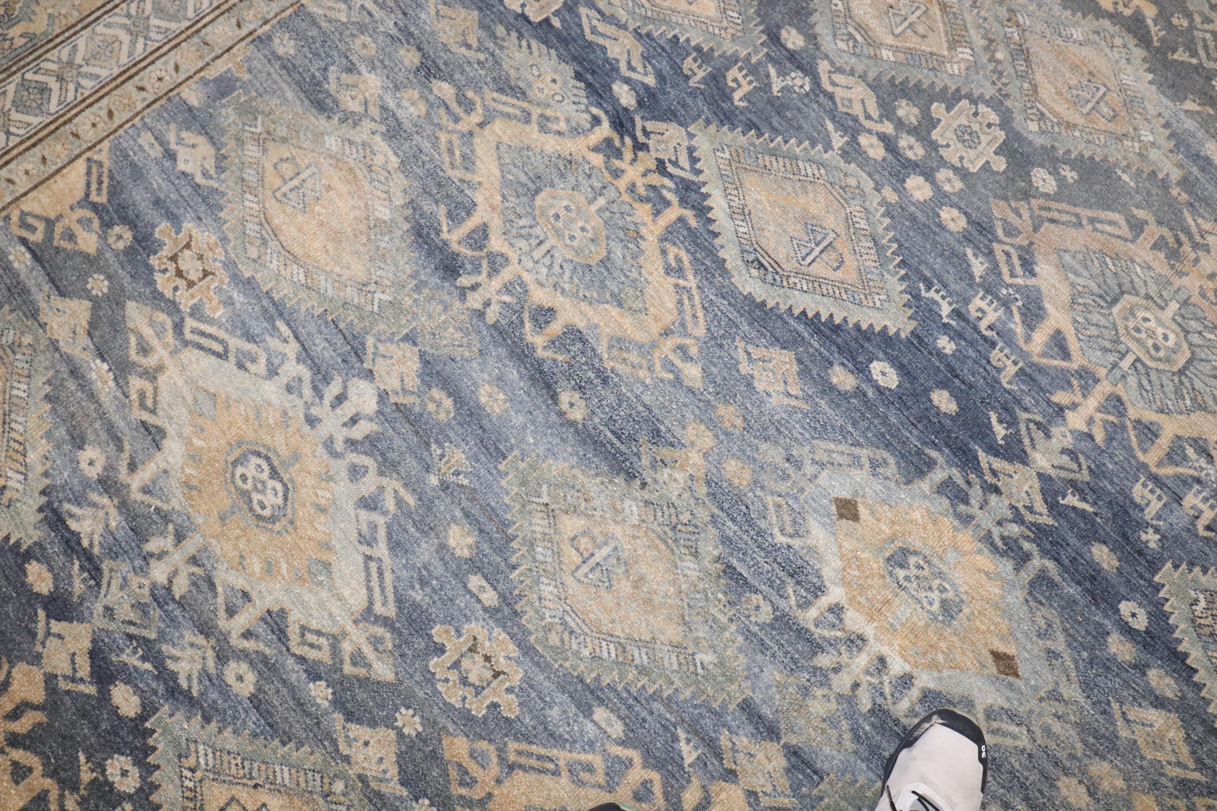 Zabihi Kollektion Oversize Geometrischer antiker persischer Malayer-Teppich in Übergröße im Zustand „Gut“ im Angebot in New York, NY