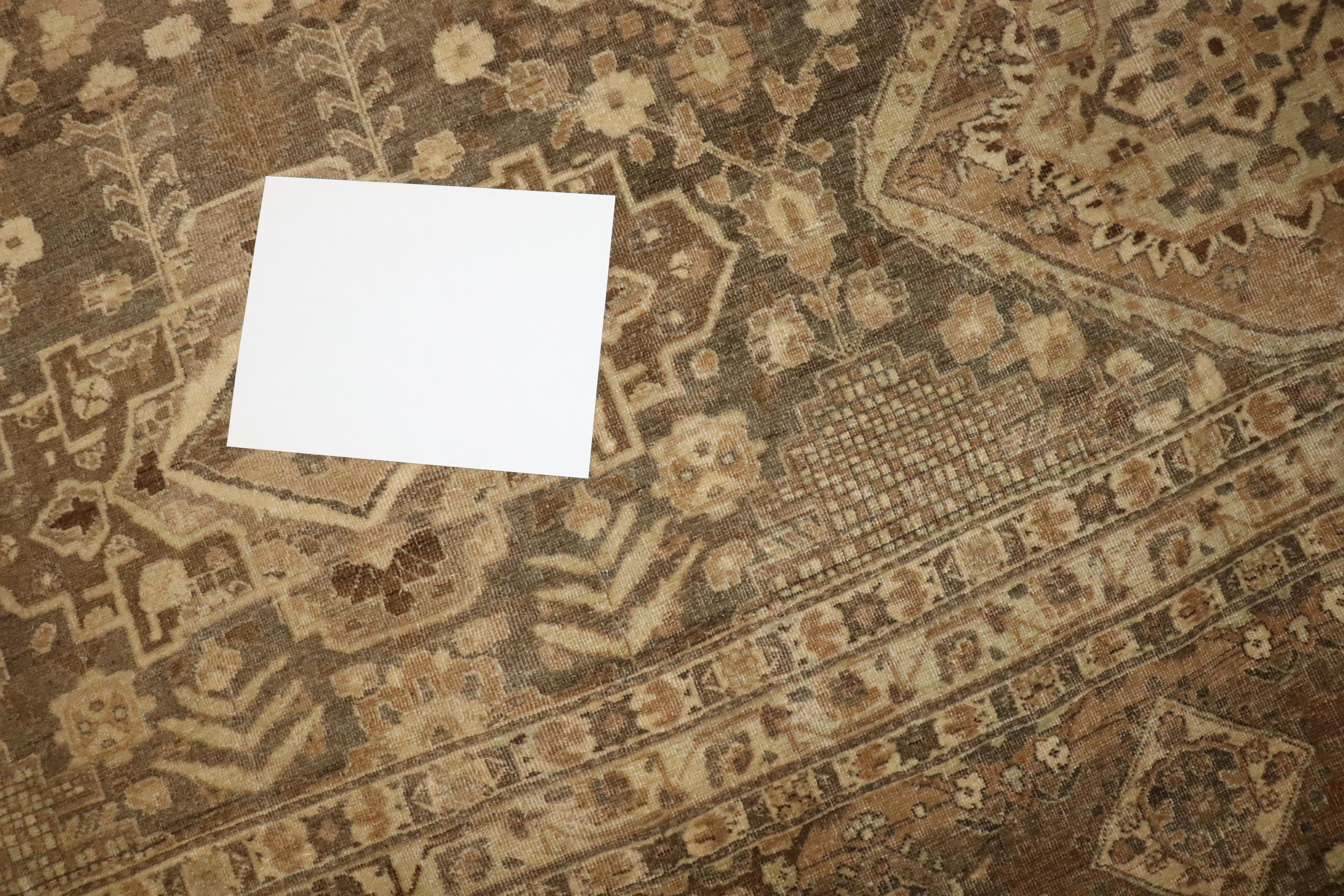 Tessuto a mano Tappeto Zabihi Collection Oversize Geometrico Antico Persiano Tabriz in vendita