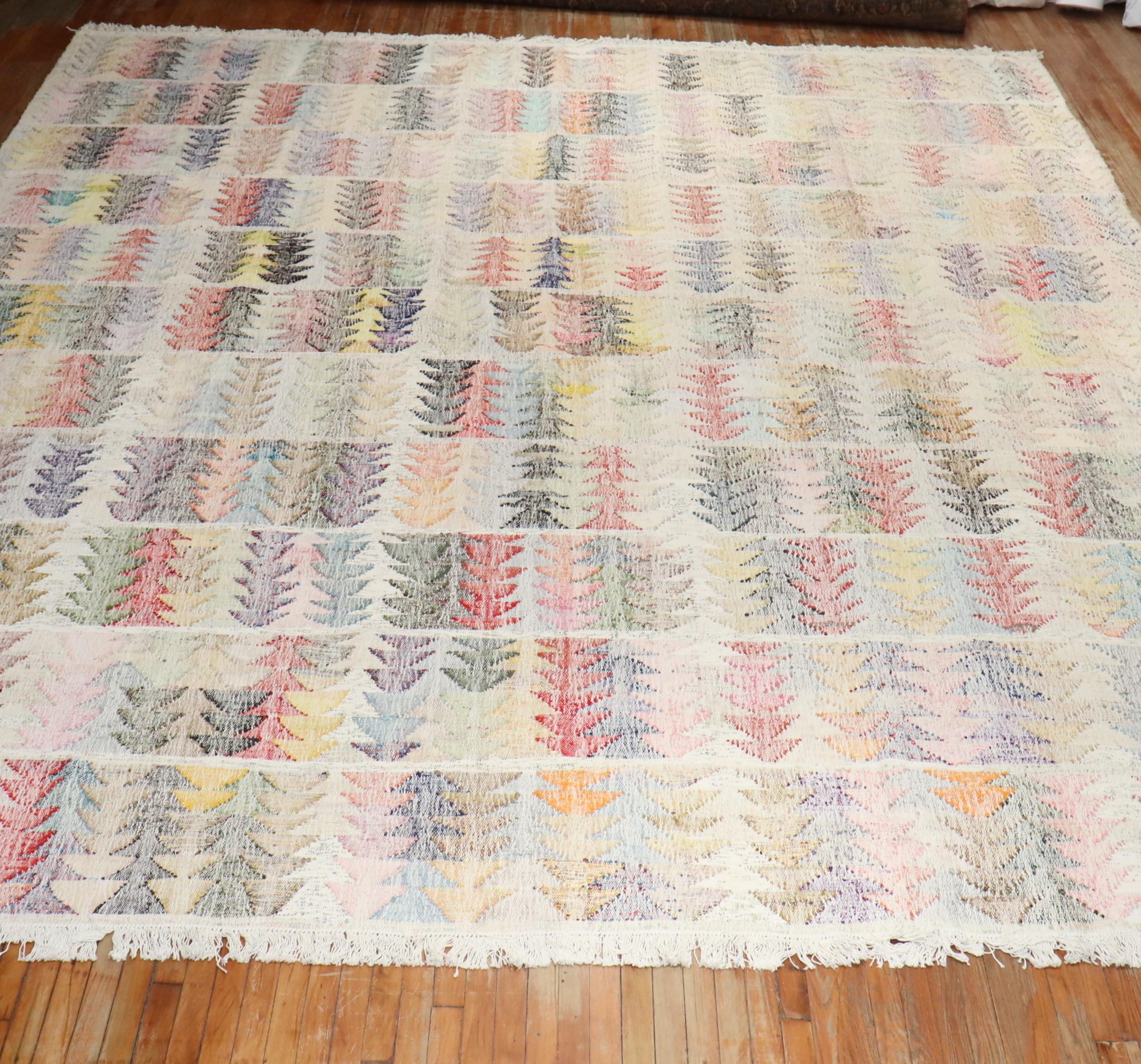 Collection Zabihi collection Kilim turc géométrique d'inspiration vintage en vente 2