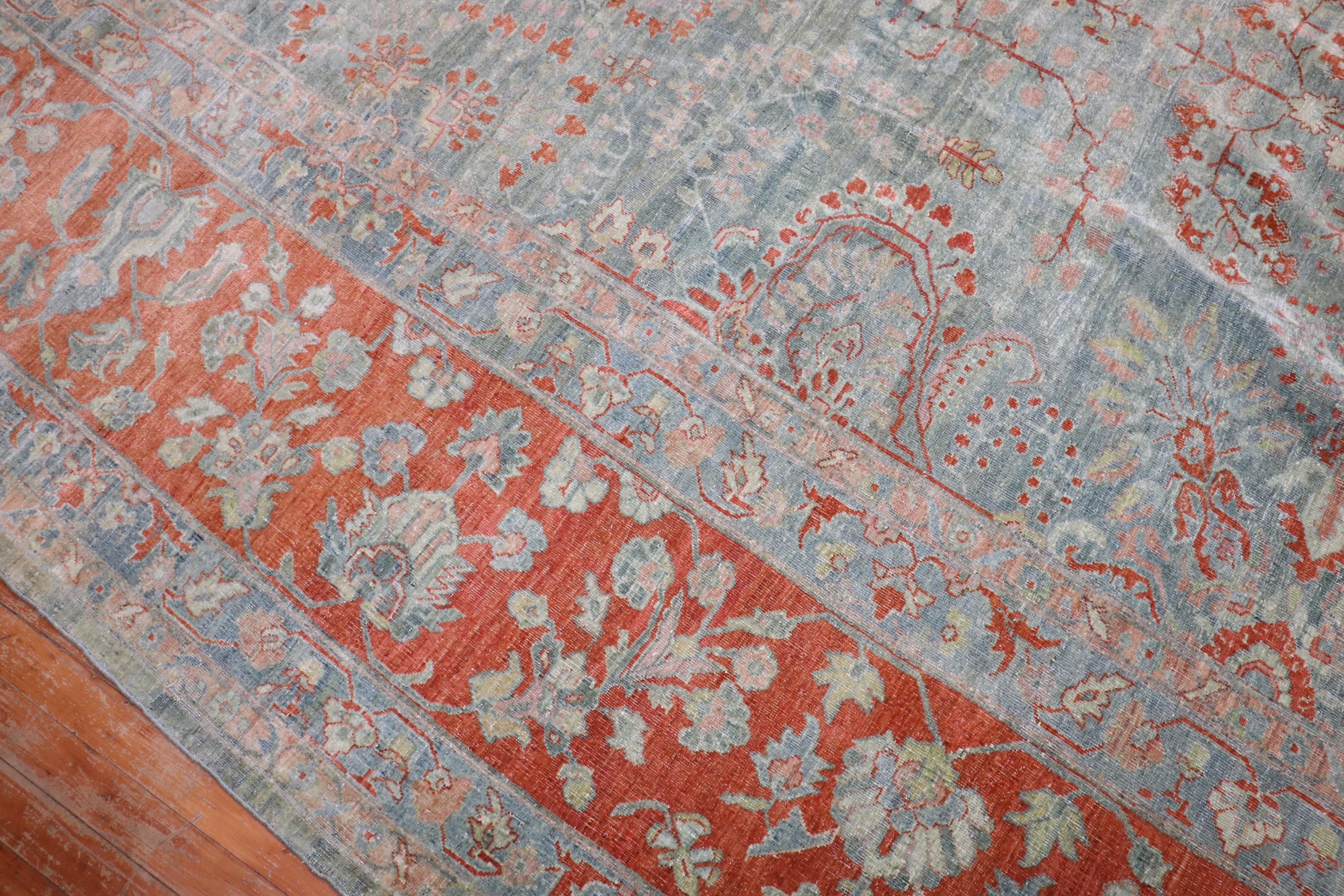 Zabihi Kollektion Oversize Grüner antiker Sarouk-Teppich in Übergröße (Handgewebt) im Angebot