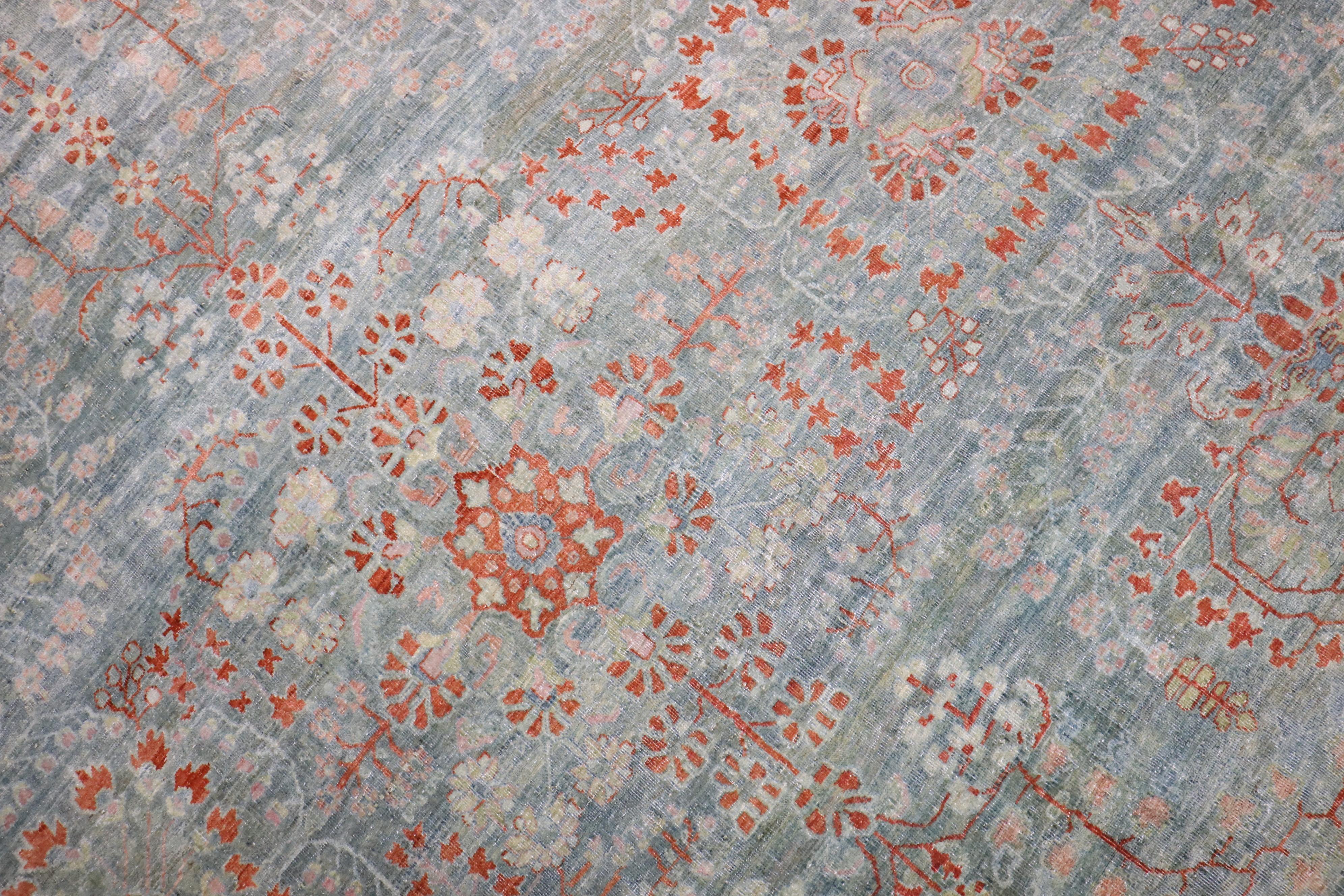 Zabihi Kollektion Oversize Grüner antiker Sarouk-Teppich in Übergröße im Zustand „Gut“ im Angebot in New York, NY
