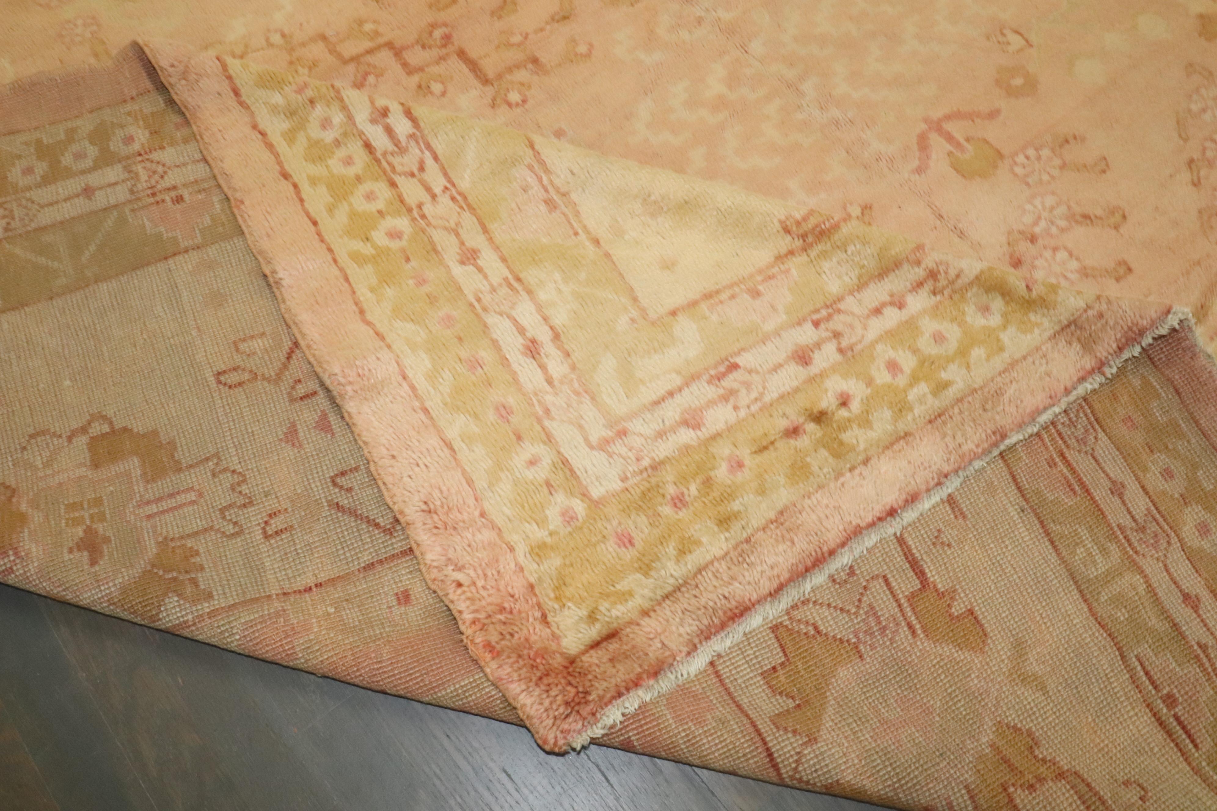 Zabihi Kollektion Oversize Rosa Gold Großer antiker türkischer Oushak-Teppich (Handgewebt) im Angebot