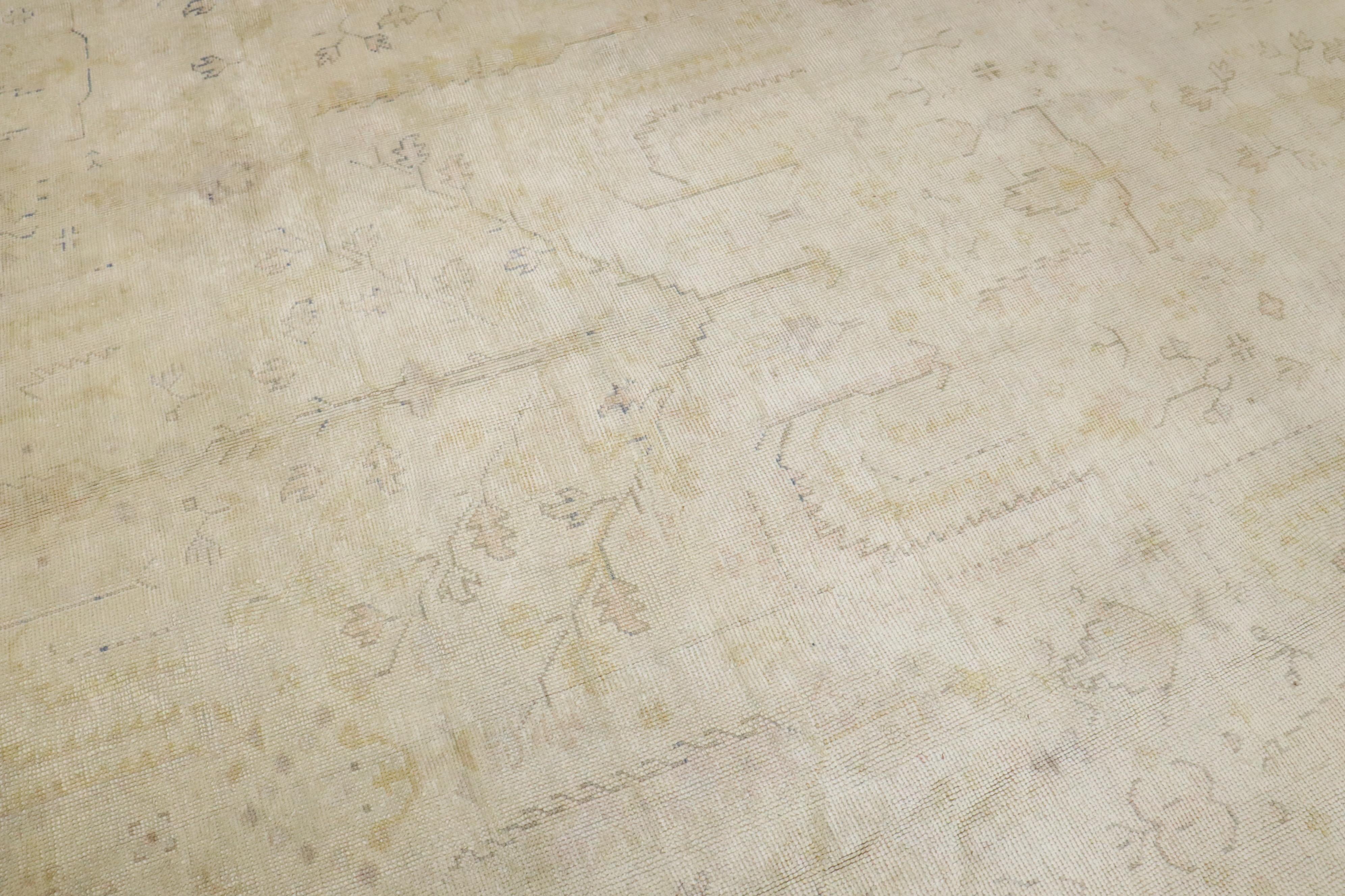 Zabihi Collection Oversize Square Antique Turkish Oushak Pale Color Rug en venta 2