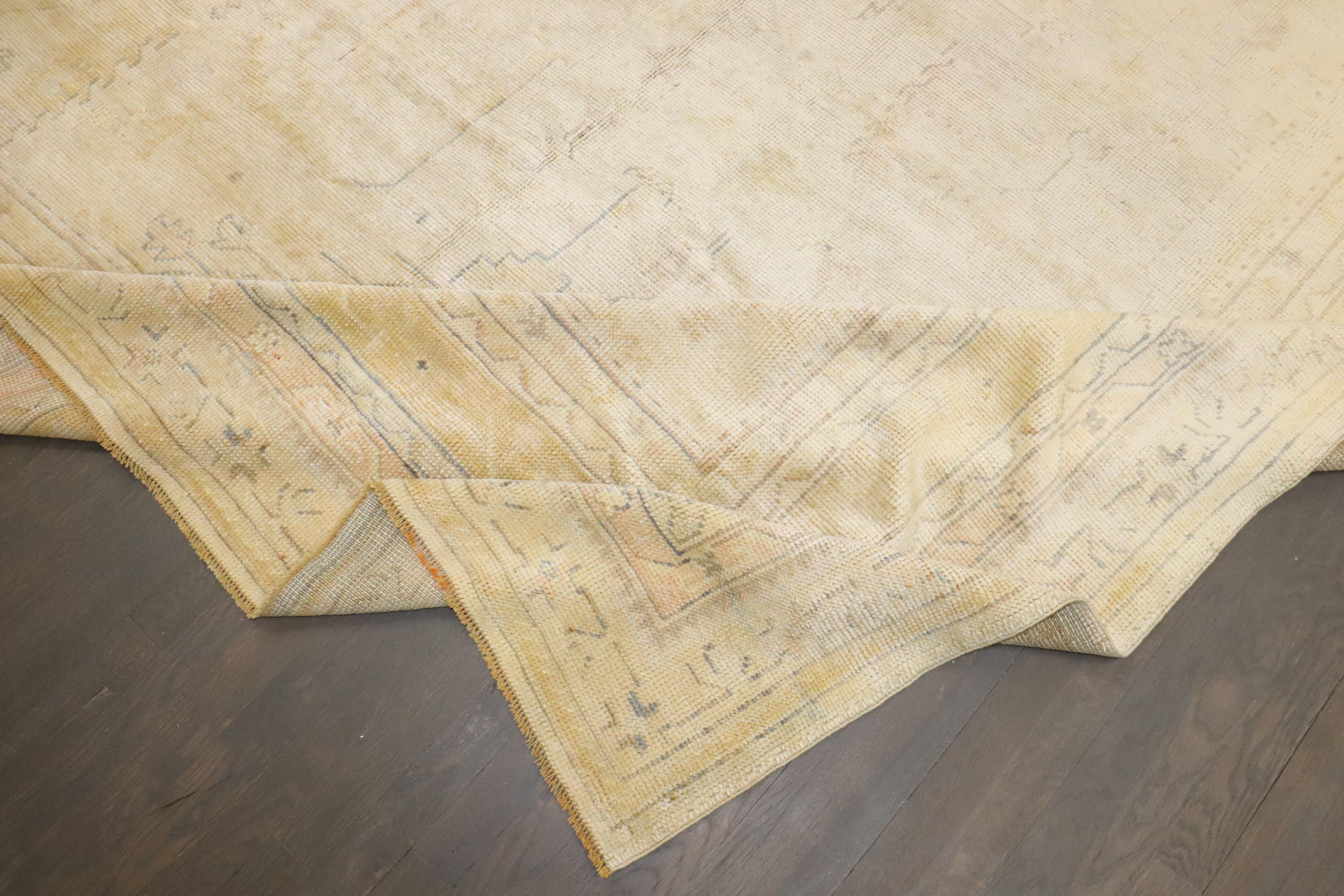 Zabihi Collection Oversize Square Antique Turkish Oushak Pale Color Rug Turco en venta