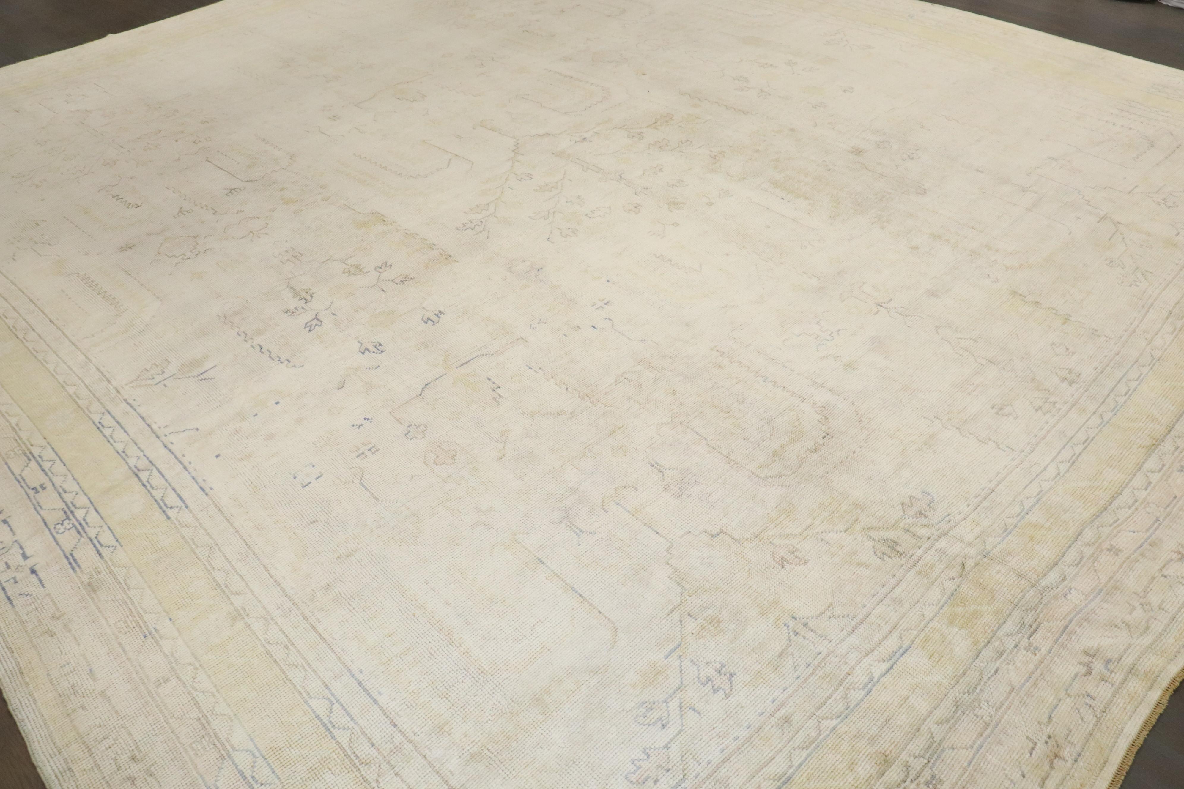 Zabihi Collection Oversize Square Antique Turkish Oushak Pale Color Rug siglo XX en venta