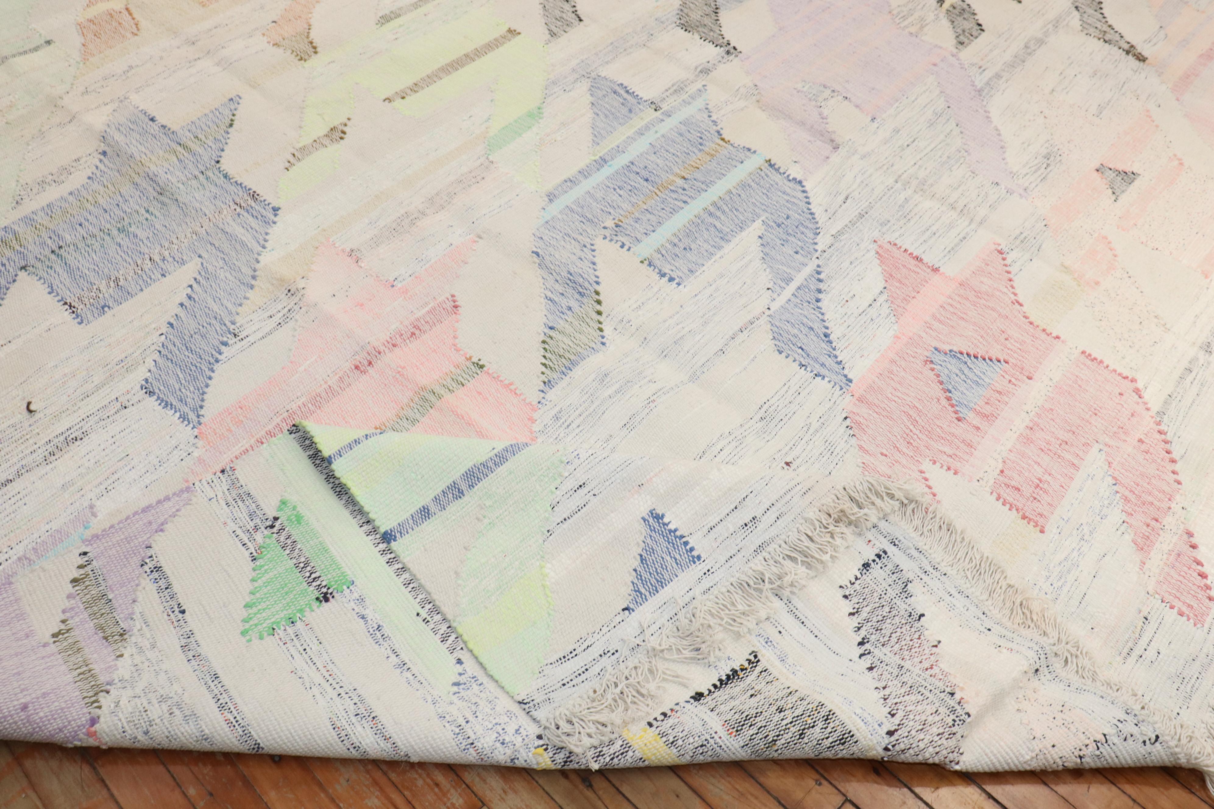 Laine Collection Zabihi - Kilim turc abstrait et surdimensionné en vente