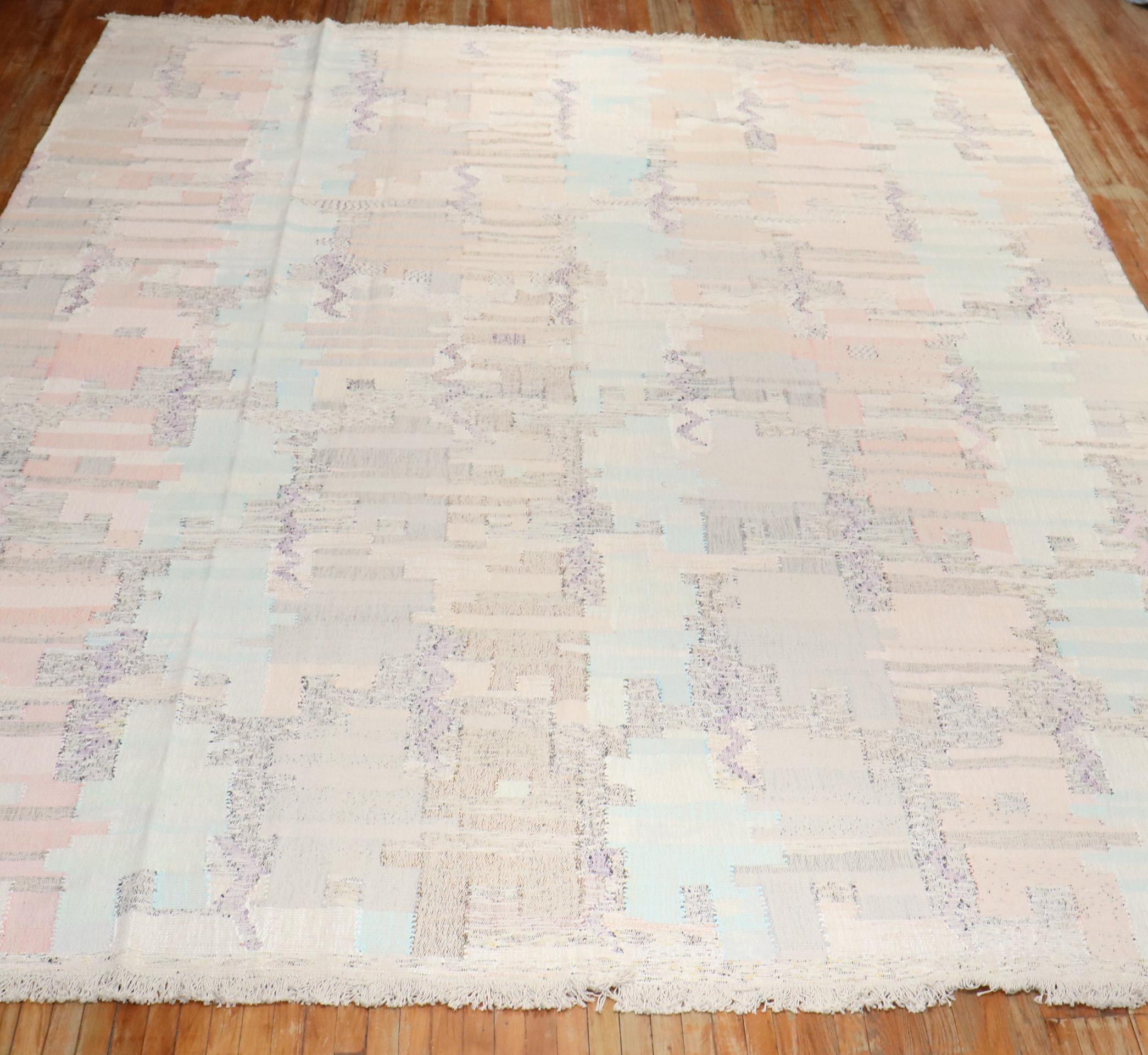 Collection Zabihi - Kilim turc vintage surdimensionné d'influence scandinave en vente 1