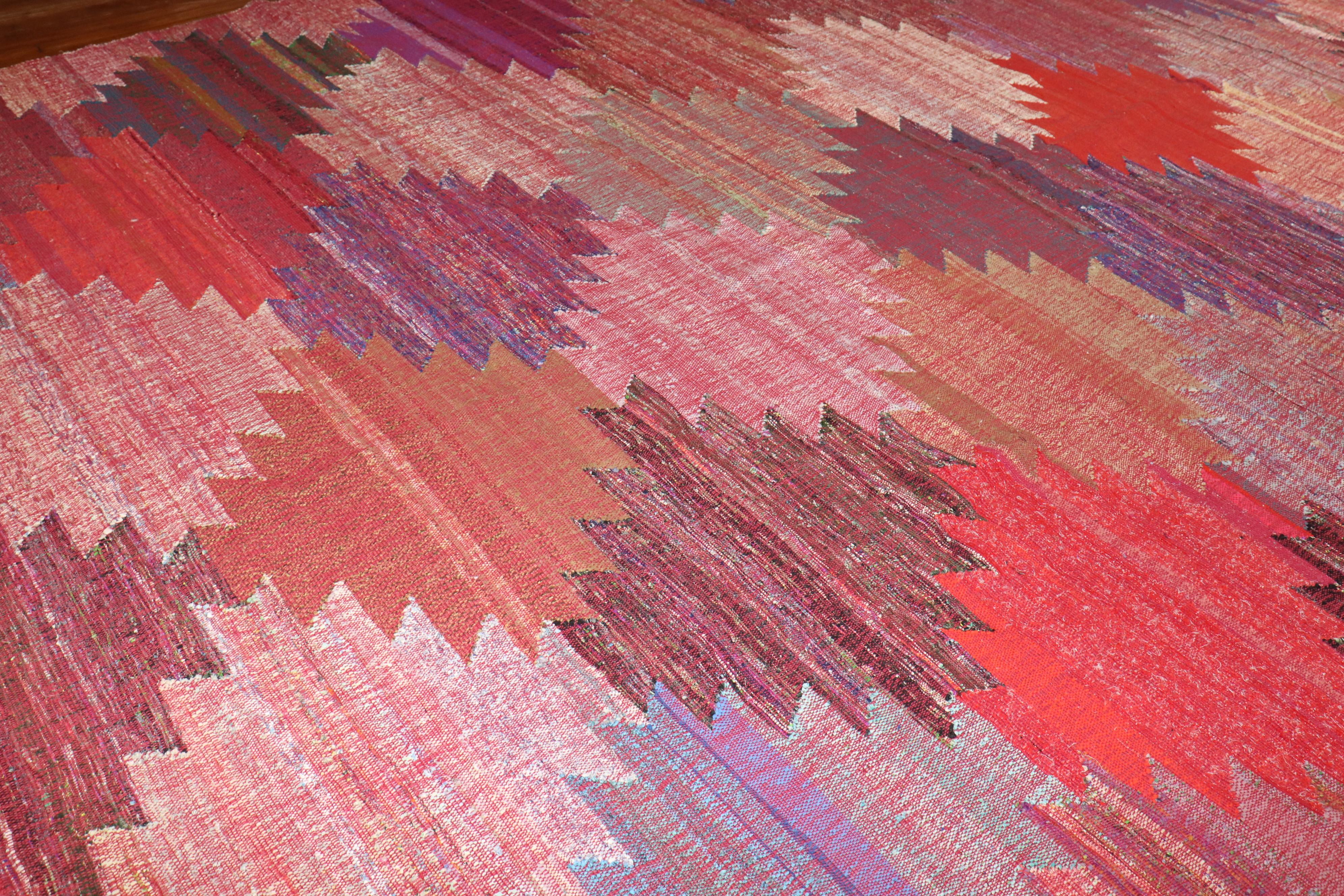 Laine Collection Zabihi - Kilim turc d'inspiration suédoise surdimensionné en vente