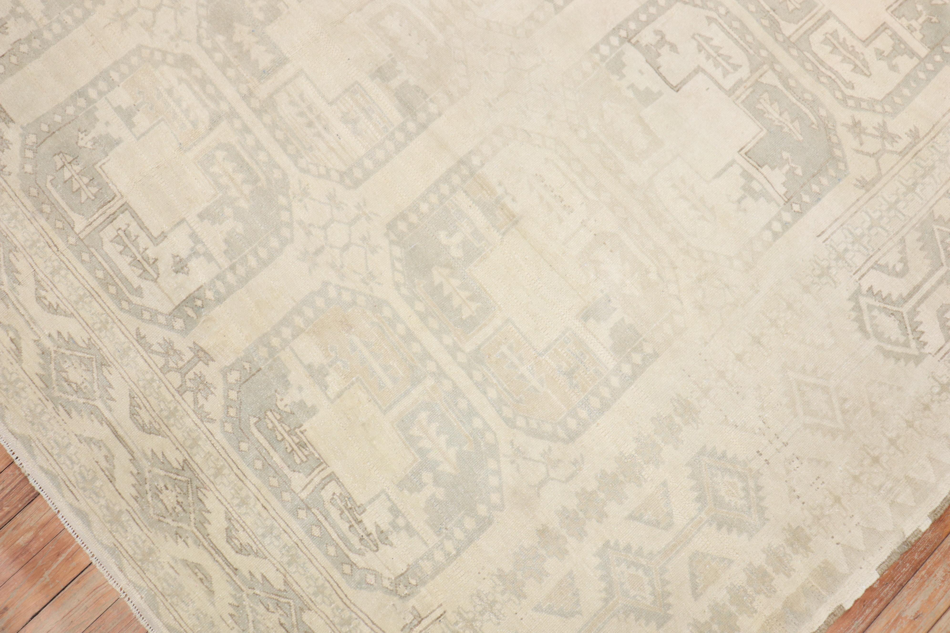 Laine Collectional Pale Square Afghan Ersari Tapis Zabihi en vente