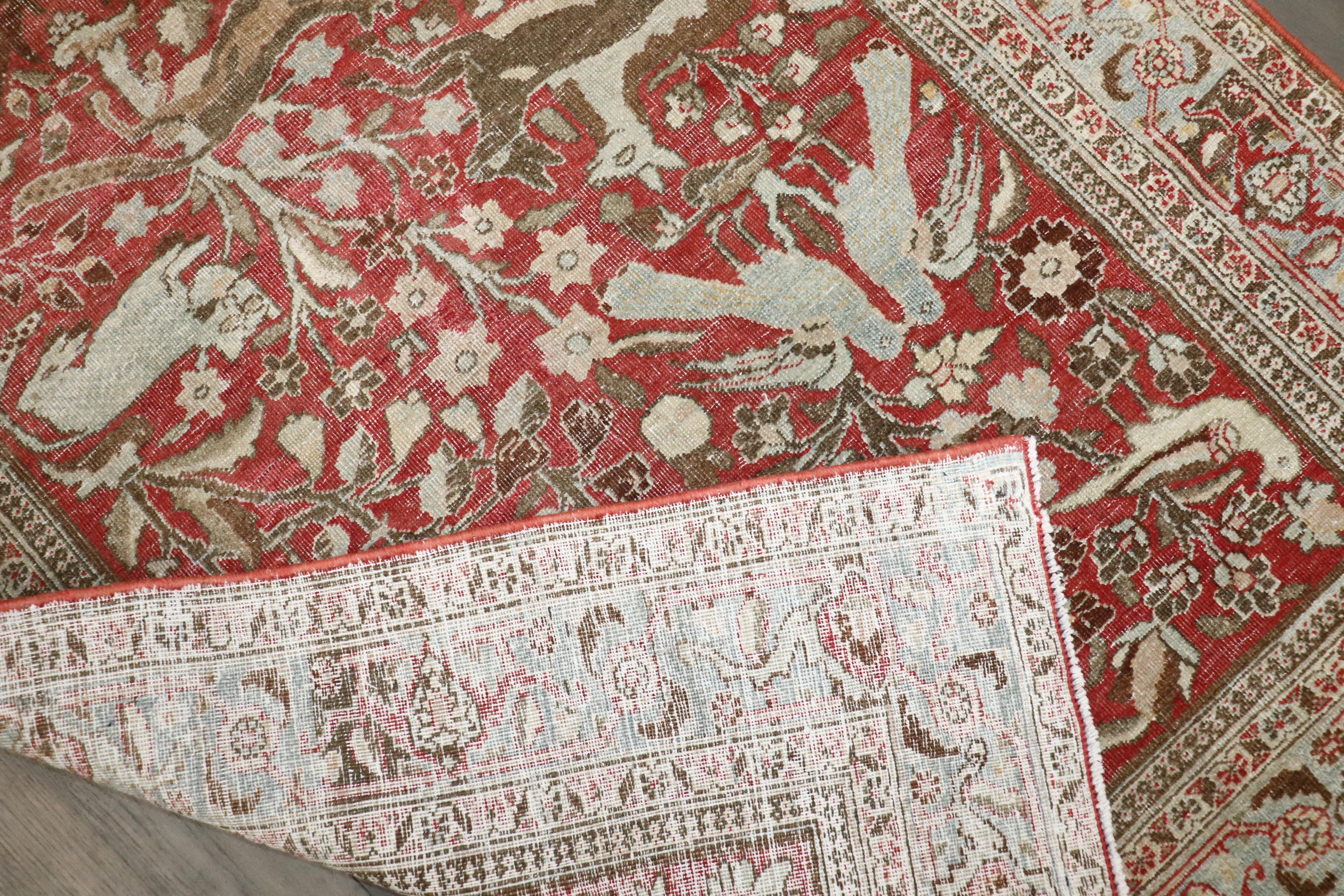 Zabihi Collection Persische Tierbilder Maschenteppich Rot (Wolle) im Angebot