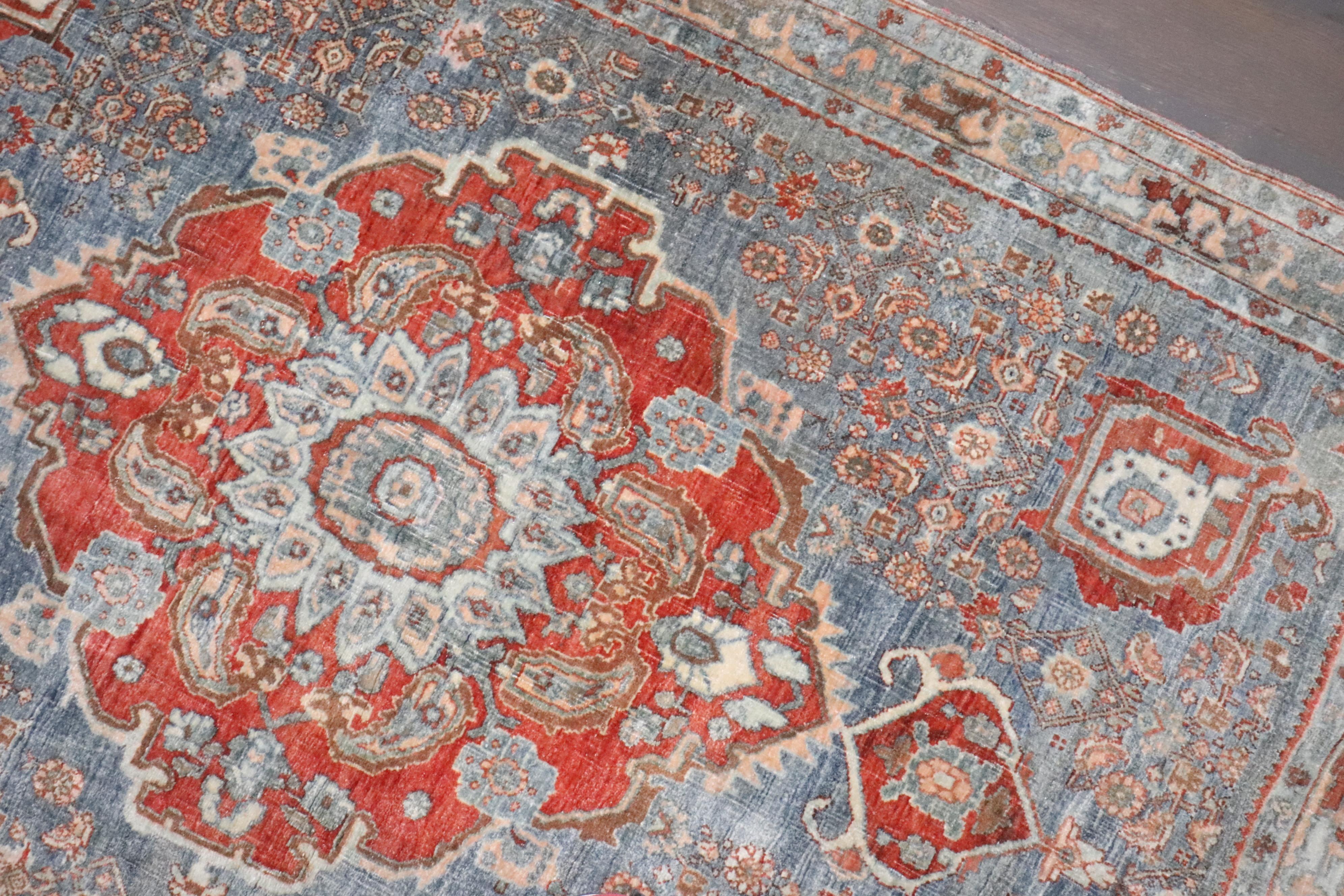 XX secolo Tappeto Zabihi Collection Persian Antique Bidjar Accent Small in vendita