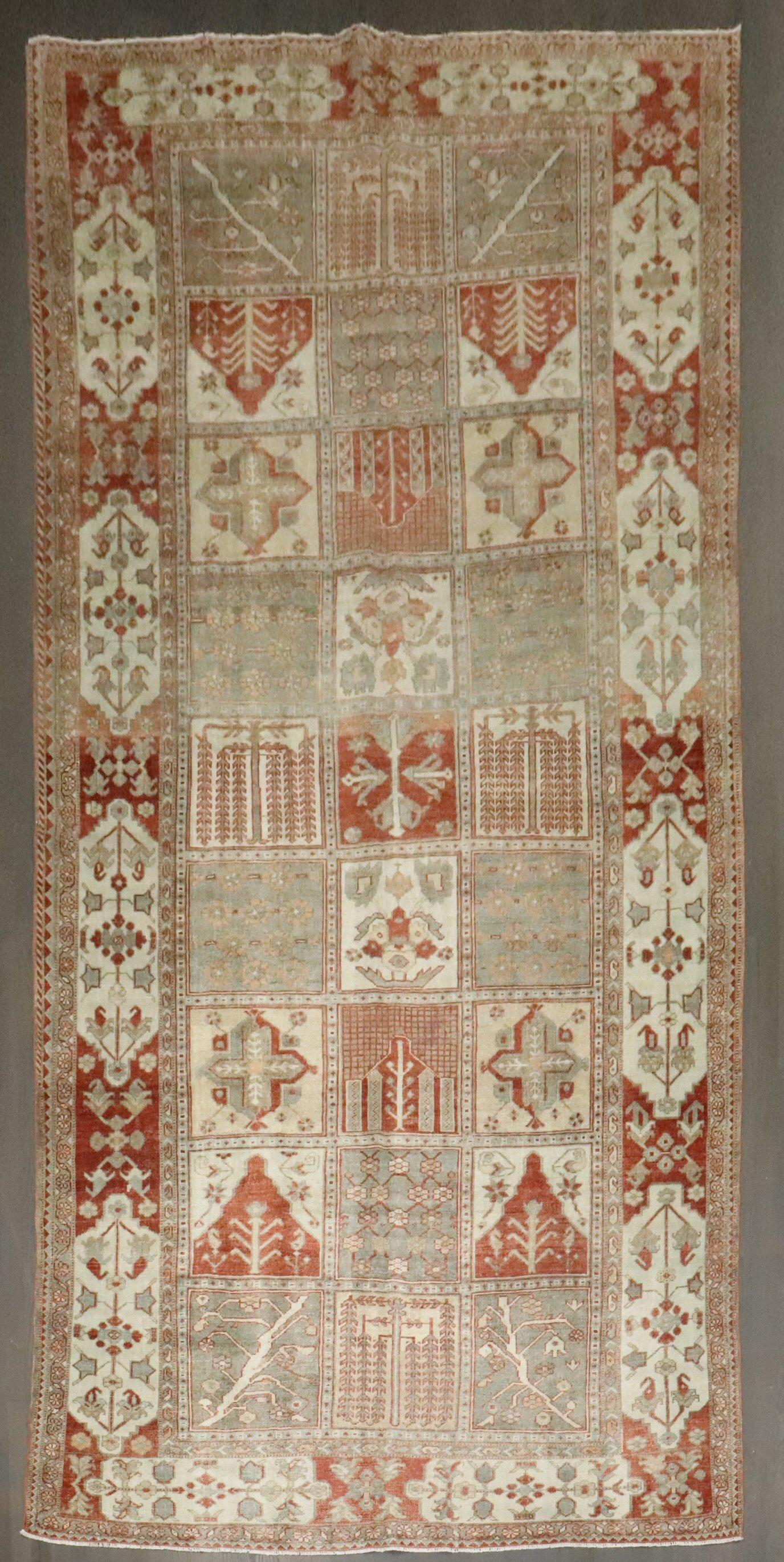 Perse Tapis de couloir galerie persan Bakhtiari de la collection Zabihi en vente