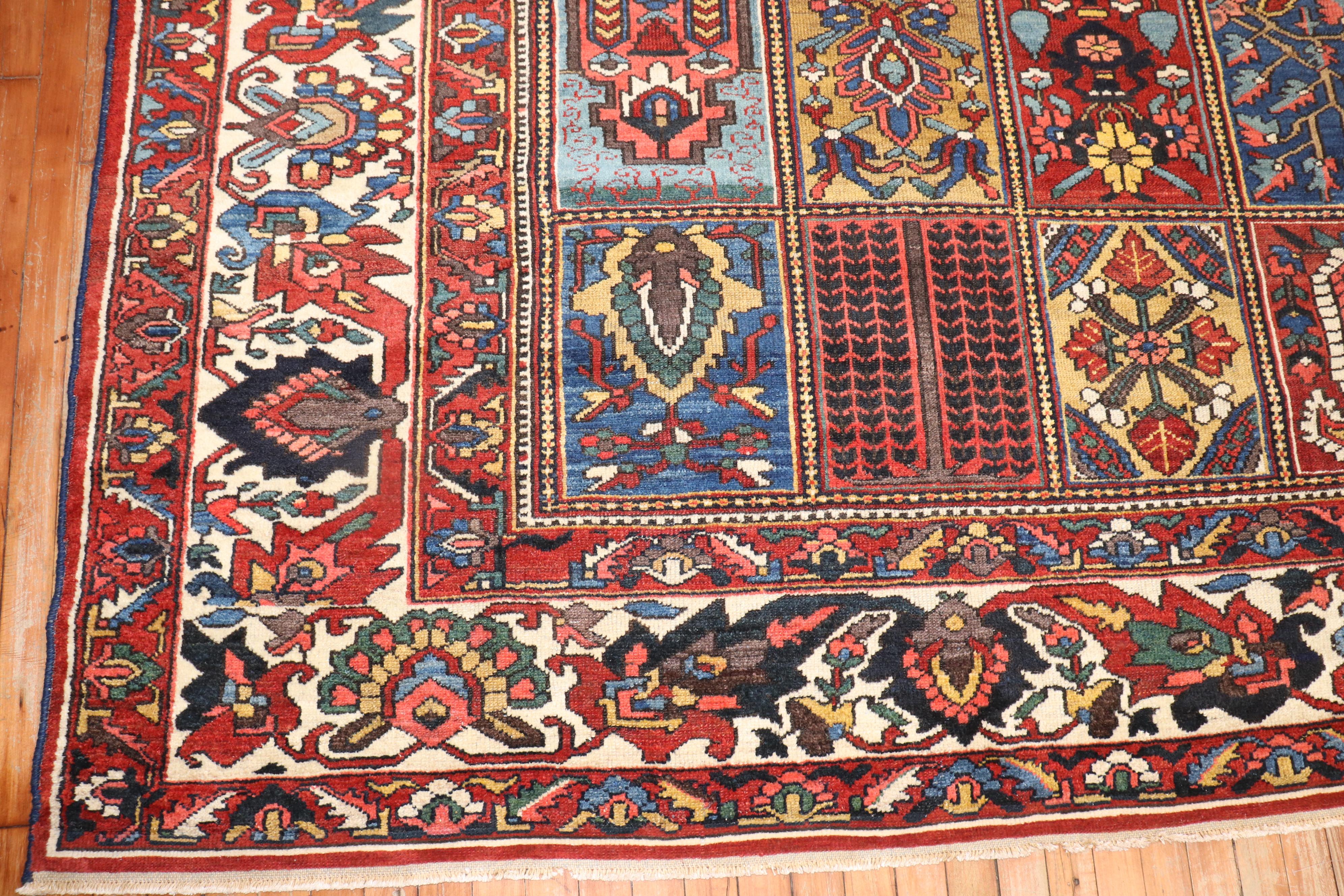 Tappeto Zabihi Collection Persian Bakhtiari Garden Box Square Room Size in vendita 2