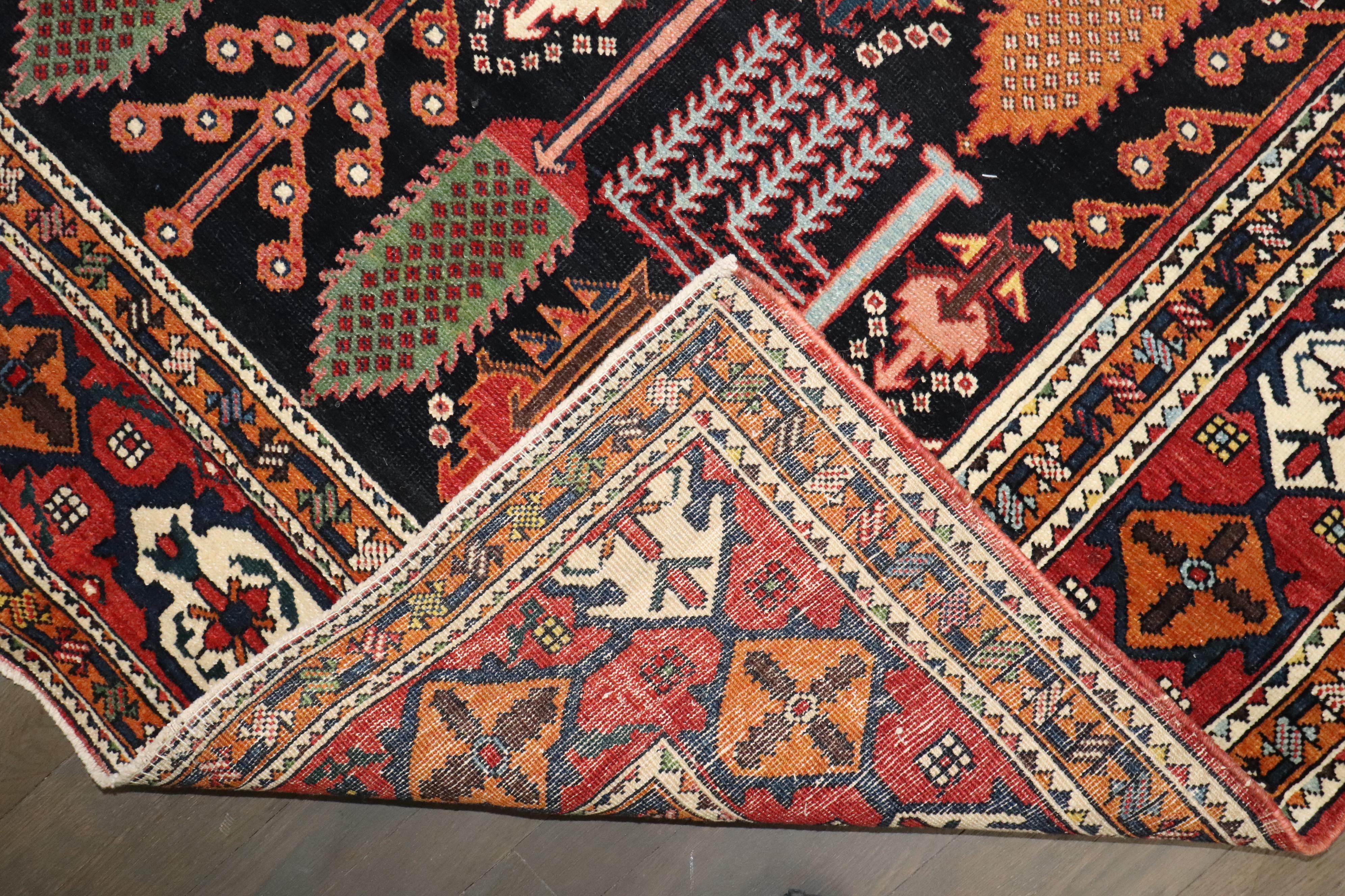 Zabihi Collection Persischer Bakhtiari Weidenbaum-Teppich im Angebot 3