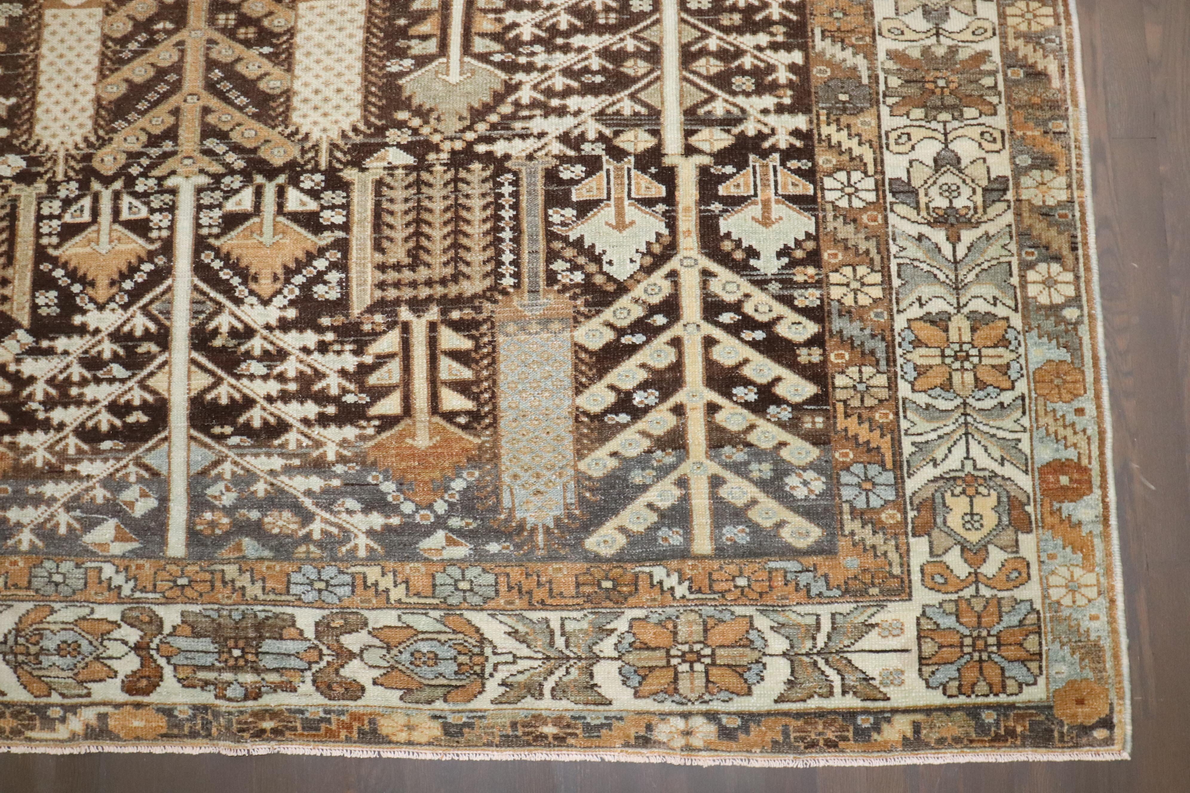 Zabihi Collection S Persian Bakhtiari Willow Tree Rug (tapis de saule) Bon état - En vente à New York, NY