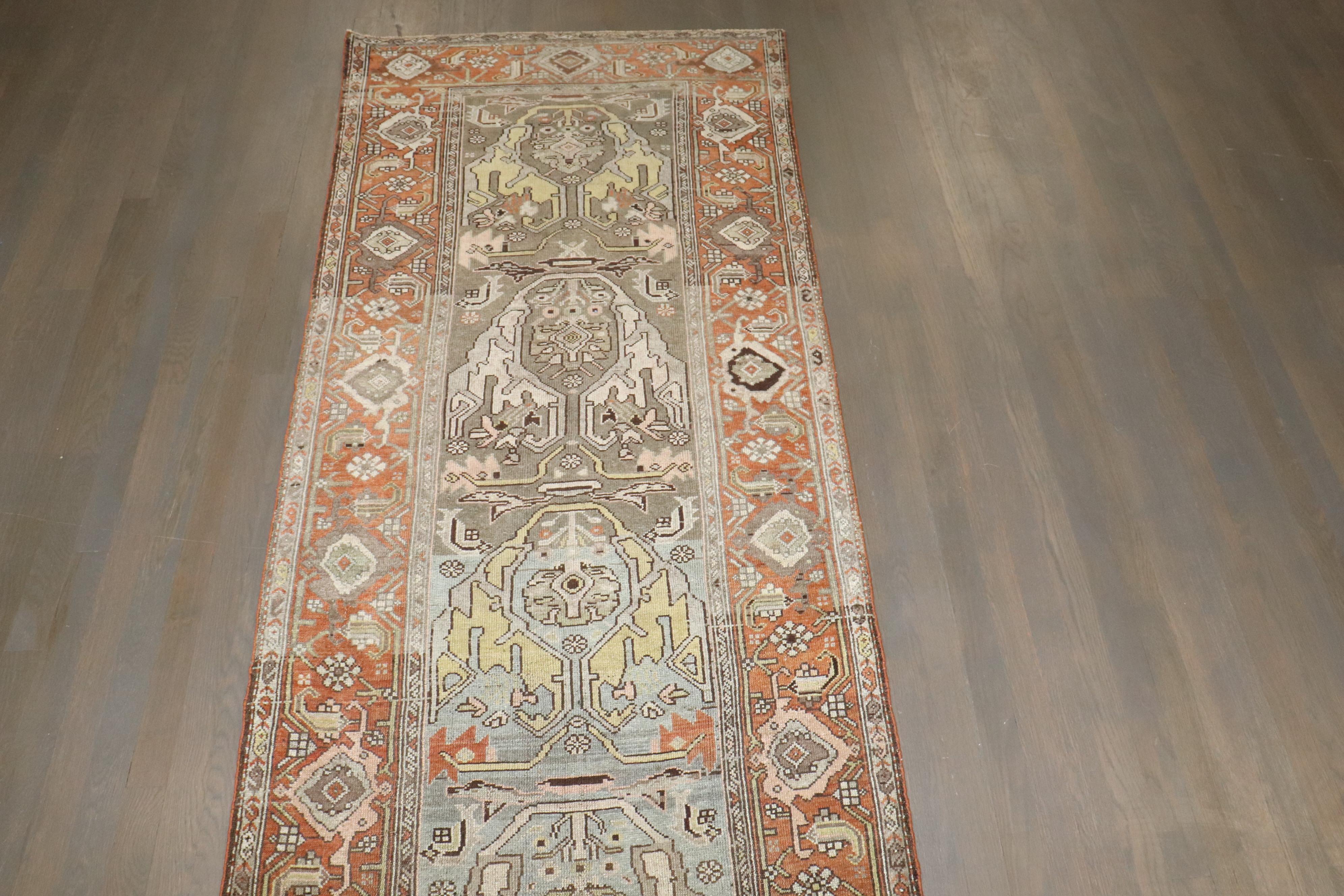 Zabihi Collection Persian Bidjar Antique Runner (Handgeknüpft) im Angebot