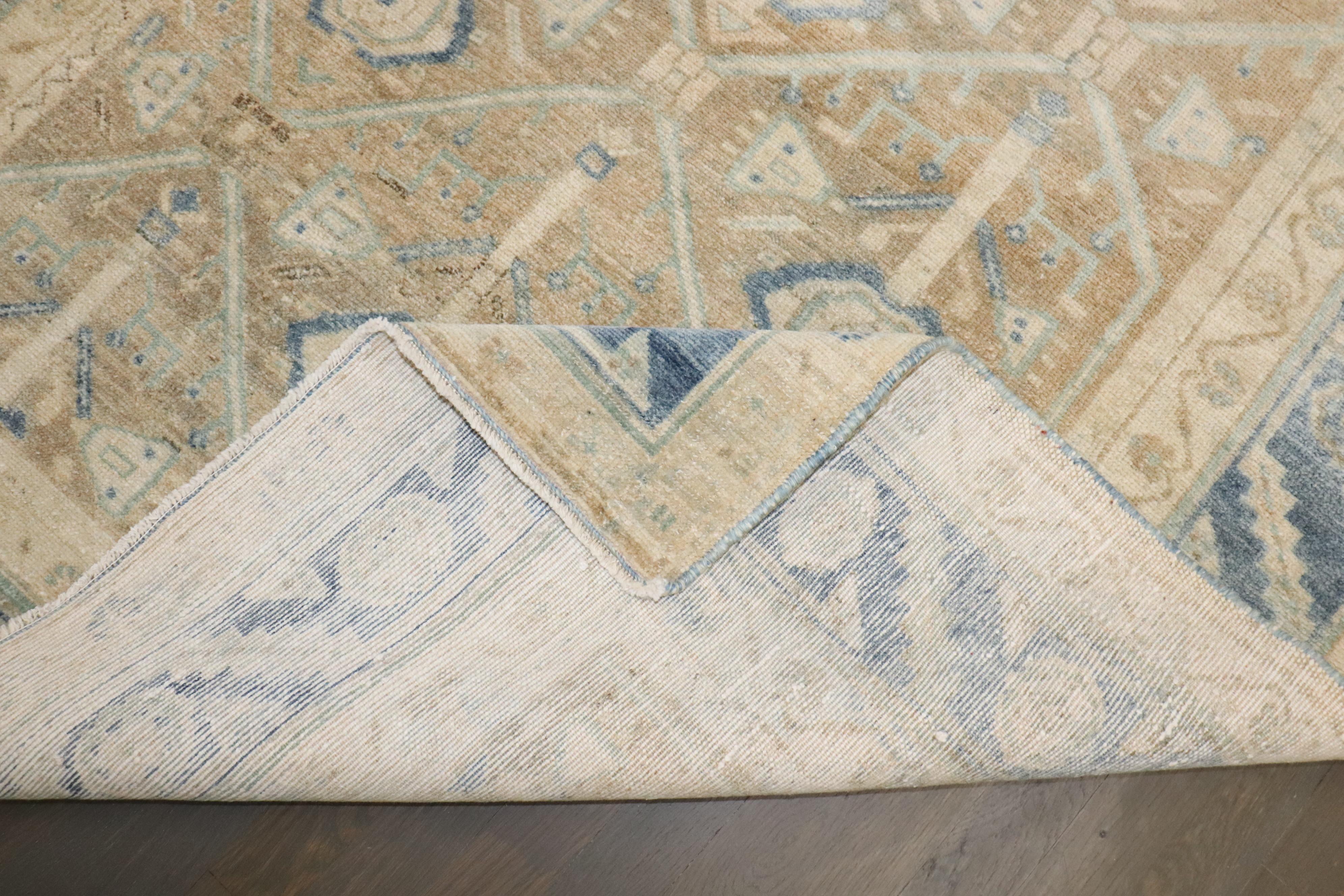 Zabihi Kollektion Persischer Hamedan Neutralfarbener Teppich im Zustand „Gut“ im Angebot in New York, NY