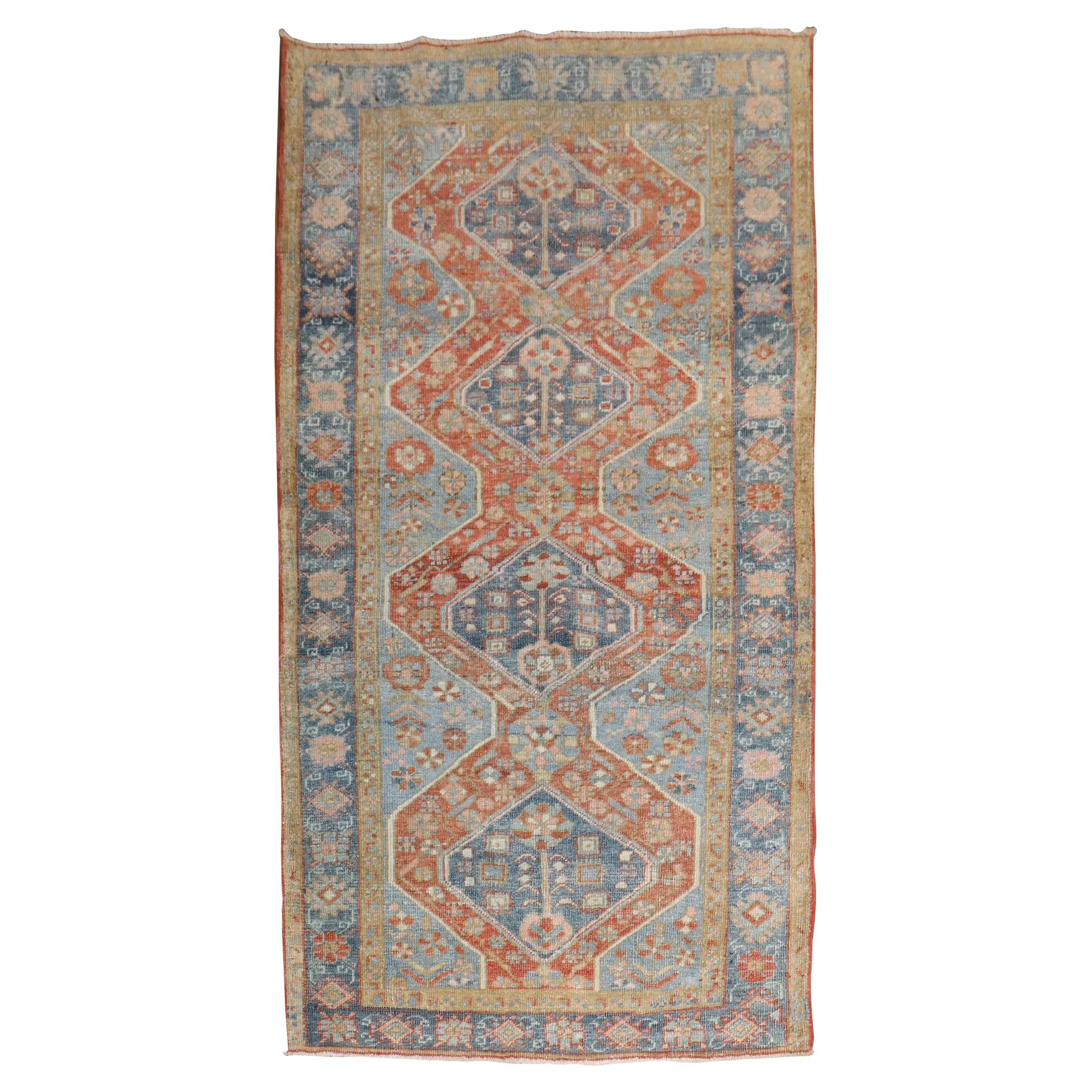 The Collective Persian Heriz Scatter Rug (tapis à dispersion)
