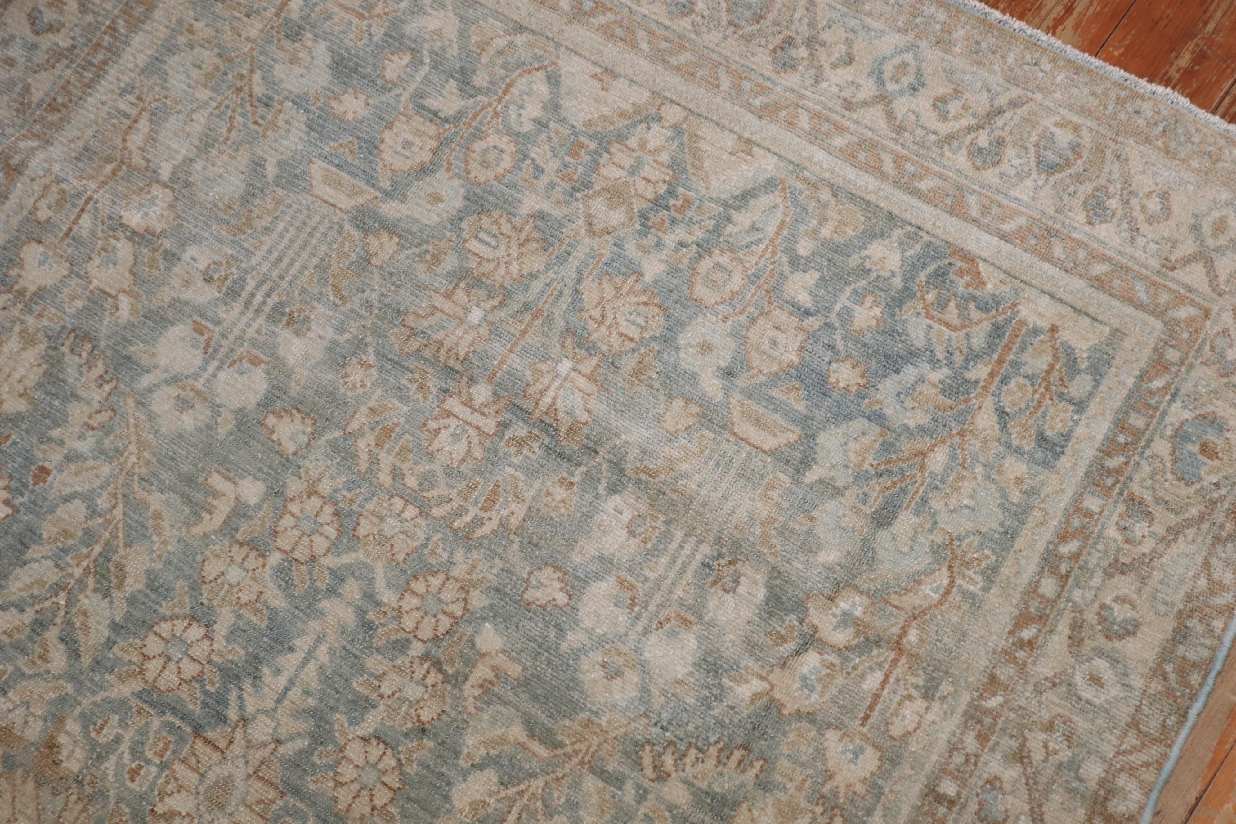 Zabihi Kollektion Persischer Malayer-Teppich mit Akzent im Zustand „Gut“ im Angebot in New York, NY