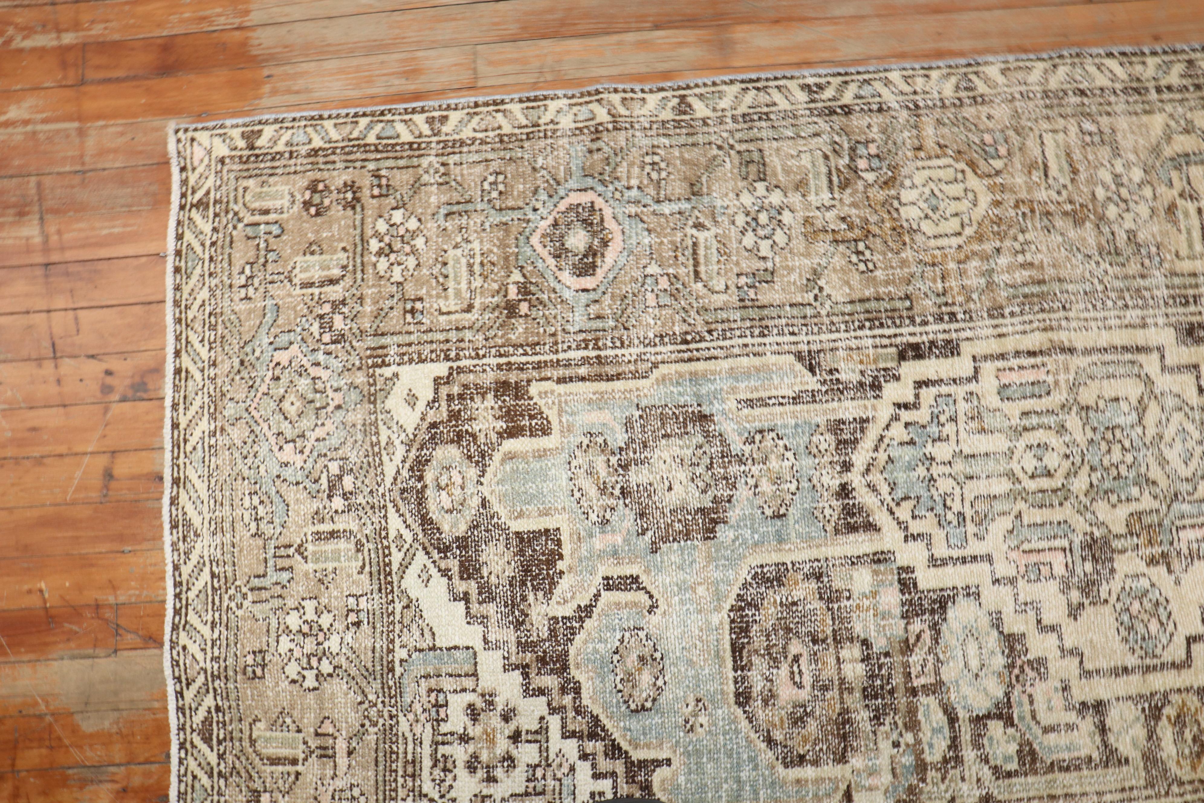 Un antico tappeto persiano Malayer del primo quarto del XX secolo

3'11'' x 6'10''.