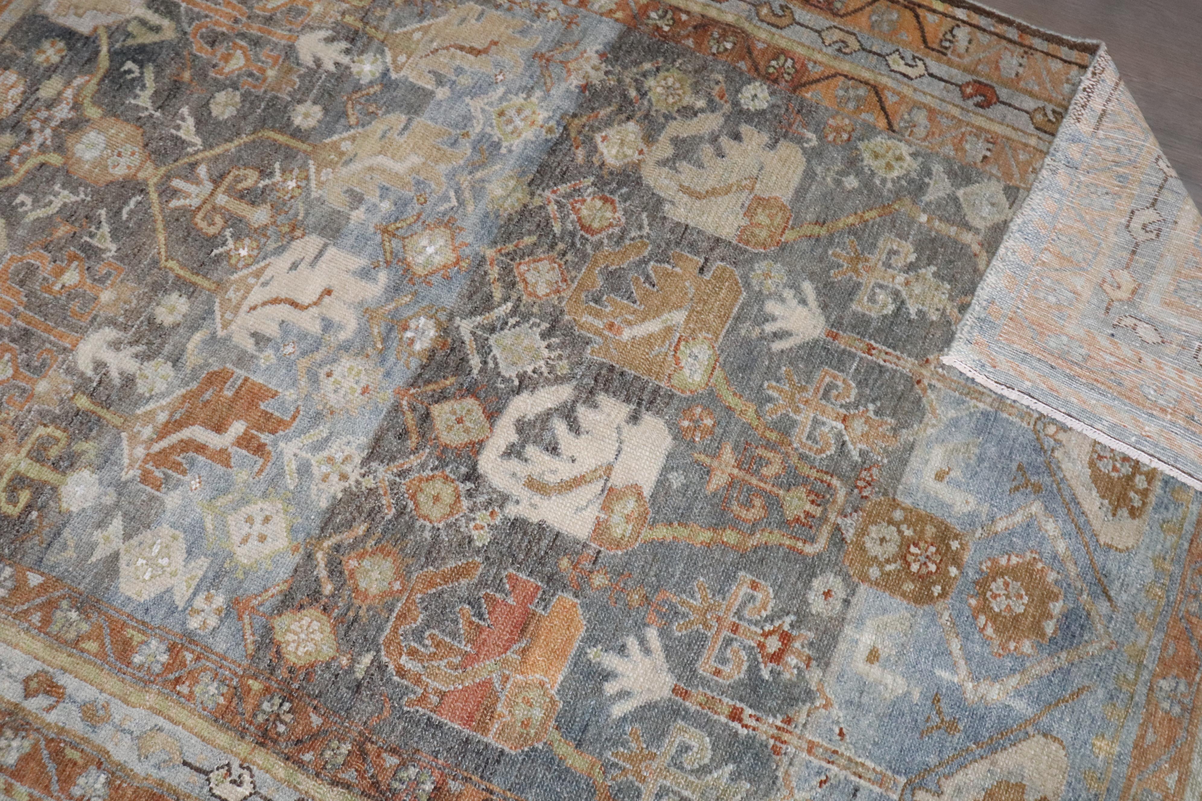 Zabihi Kollektion Persischer Malayer Akzent-Teppich in Größe (Tabriz) im Angebot