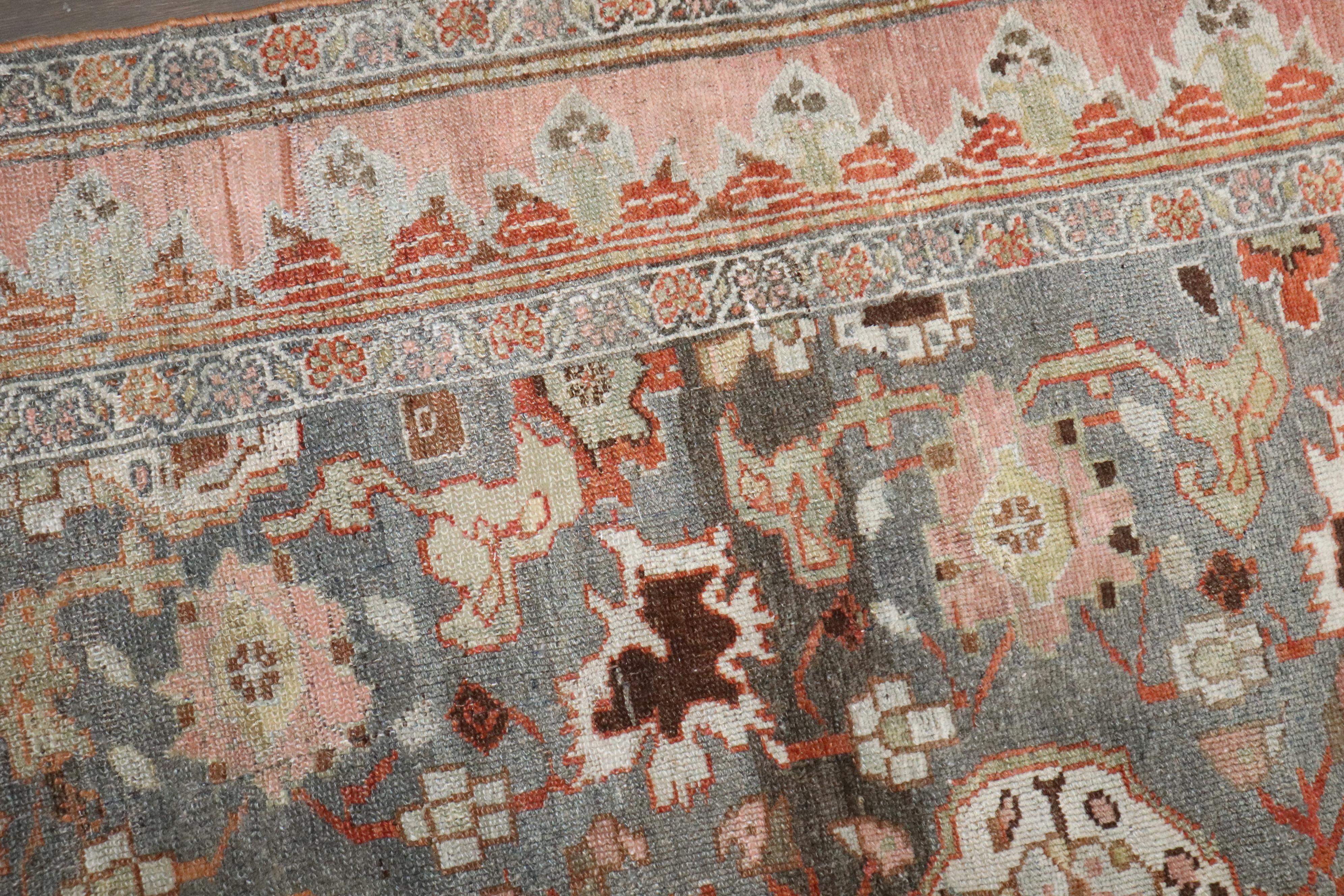 Ein persischer Malayer-Teppich aus dem frühen 20. Jahrhundert

Maße: 4'2'' x 6'