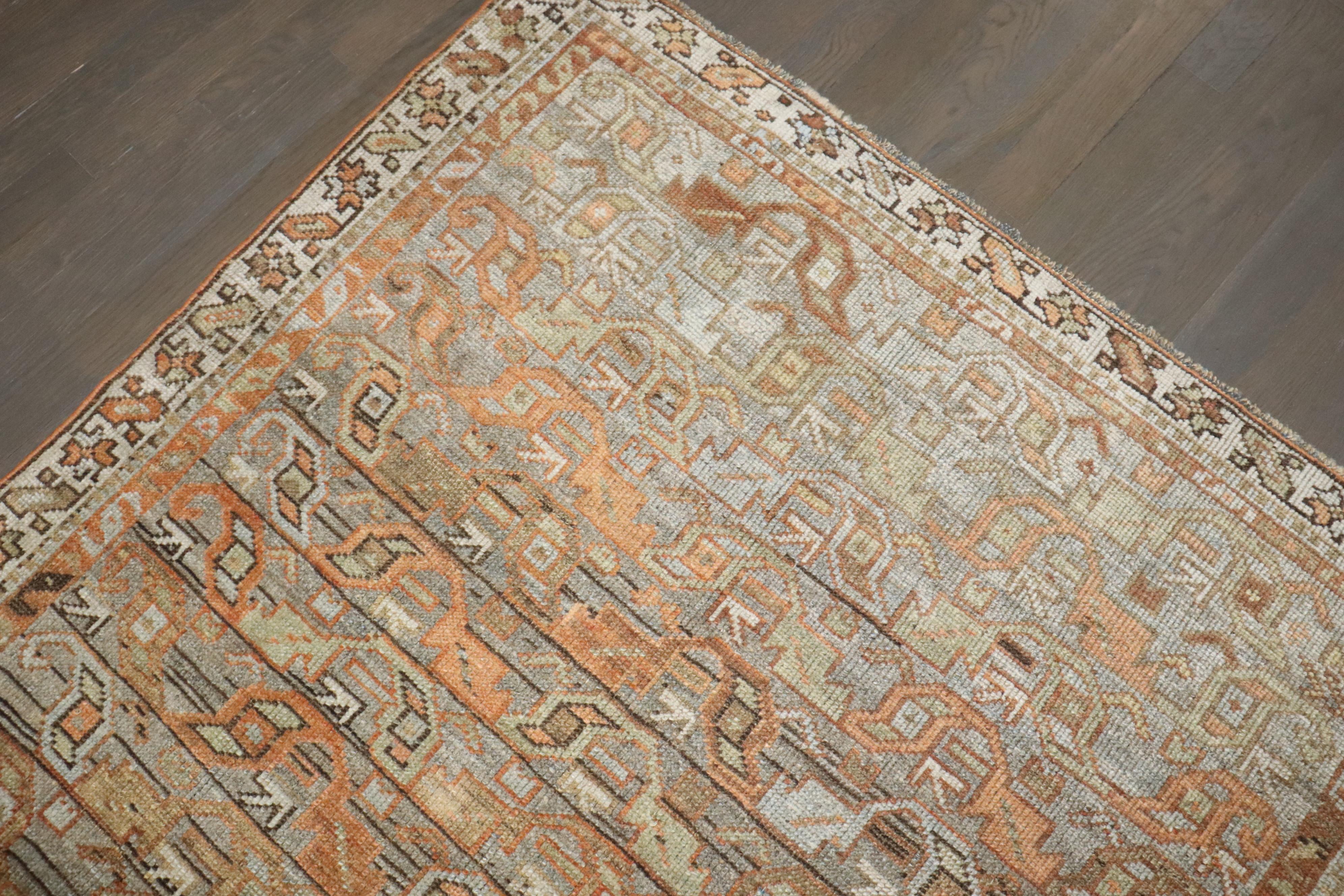 Zabihi Kollektion Persischer Malayer Teppich in Erdfarbe mit Akzent Größe (Tabriz) im Angebot