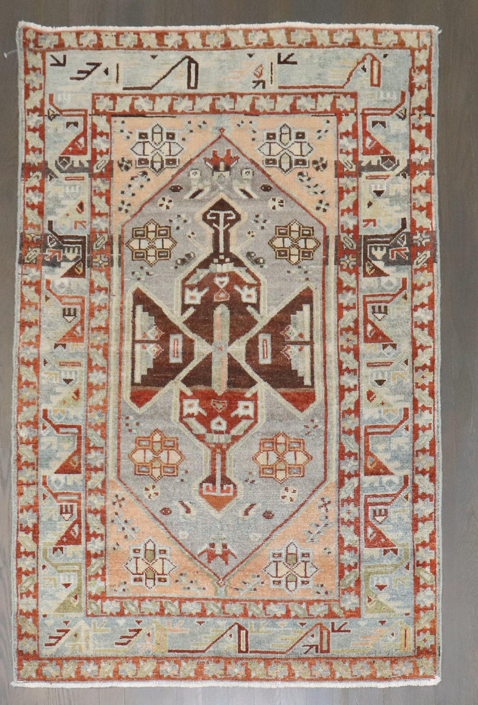 A Small size Persian Malayer rug from the 2nd quarter of the 20th century

Details
rug no.	j3915
size	3' 2