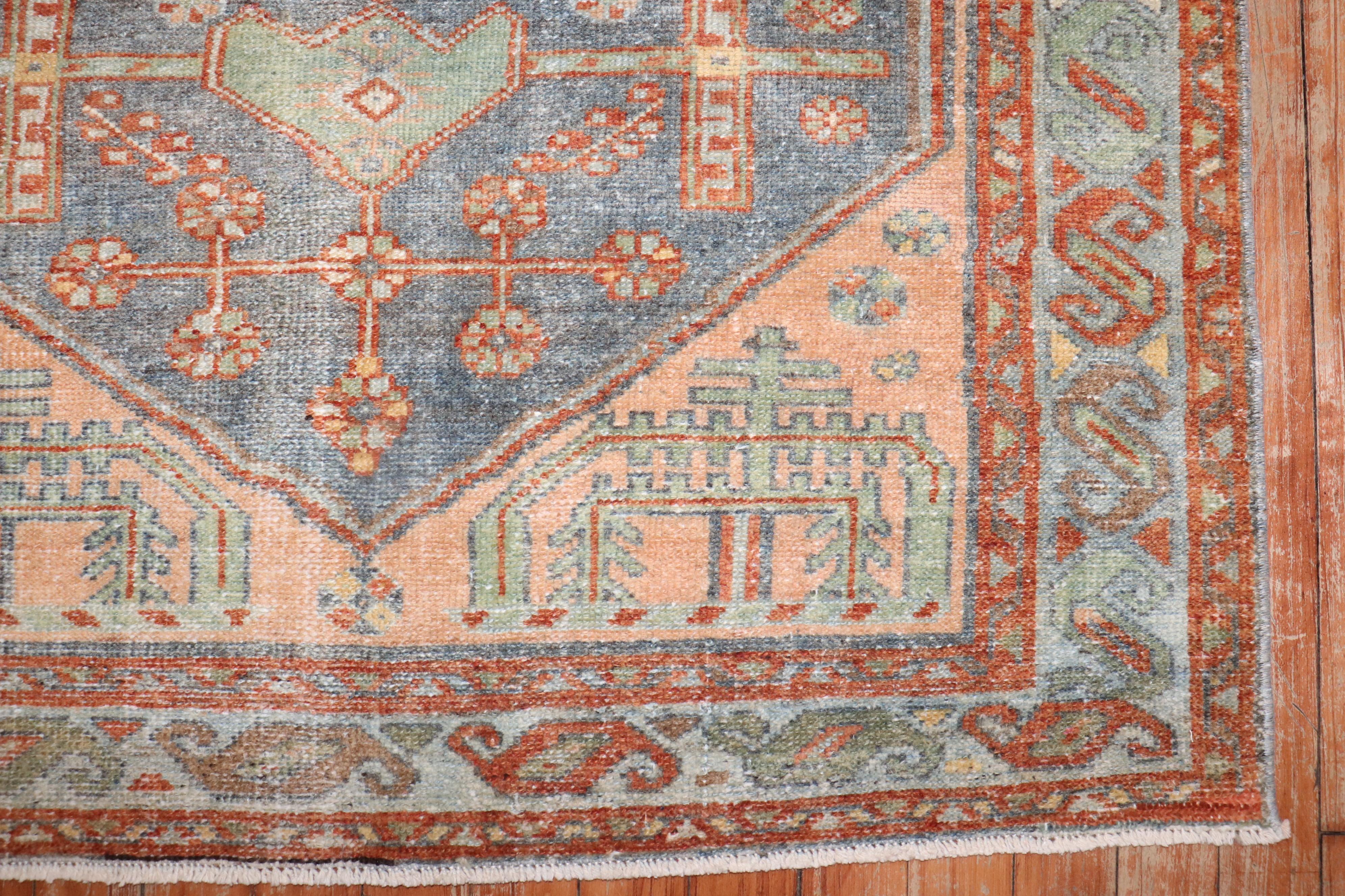 un tappeto persiano Malayer degli anni '30 di dimensioni sparse

Dettagli
rug no.	r5822
dimensione	3' 8