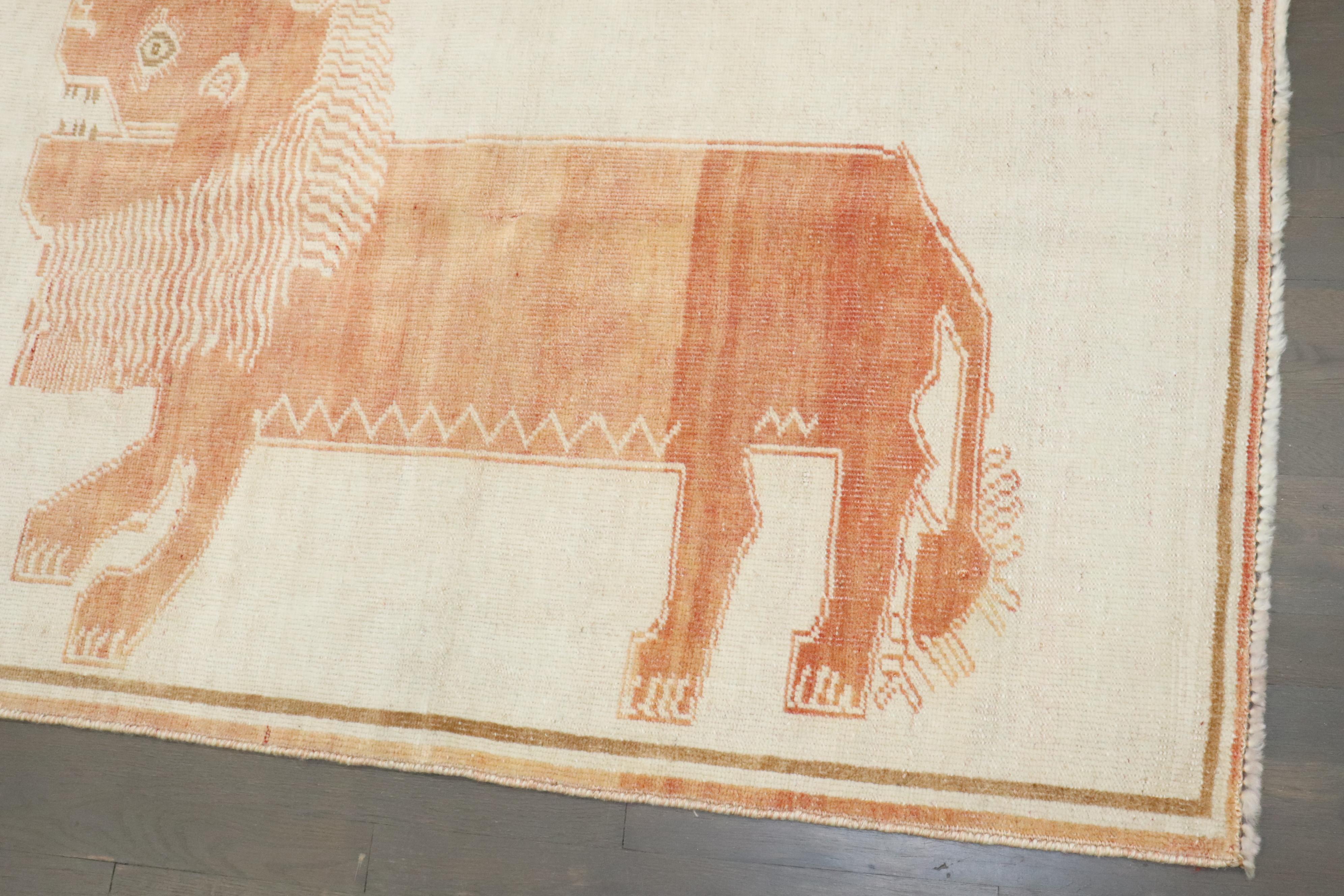 Zabihi Collection Persischer Gabbeh-Teppich mit Bildtieren (20. Jahrhundert) im Angebot