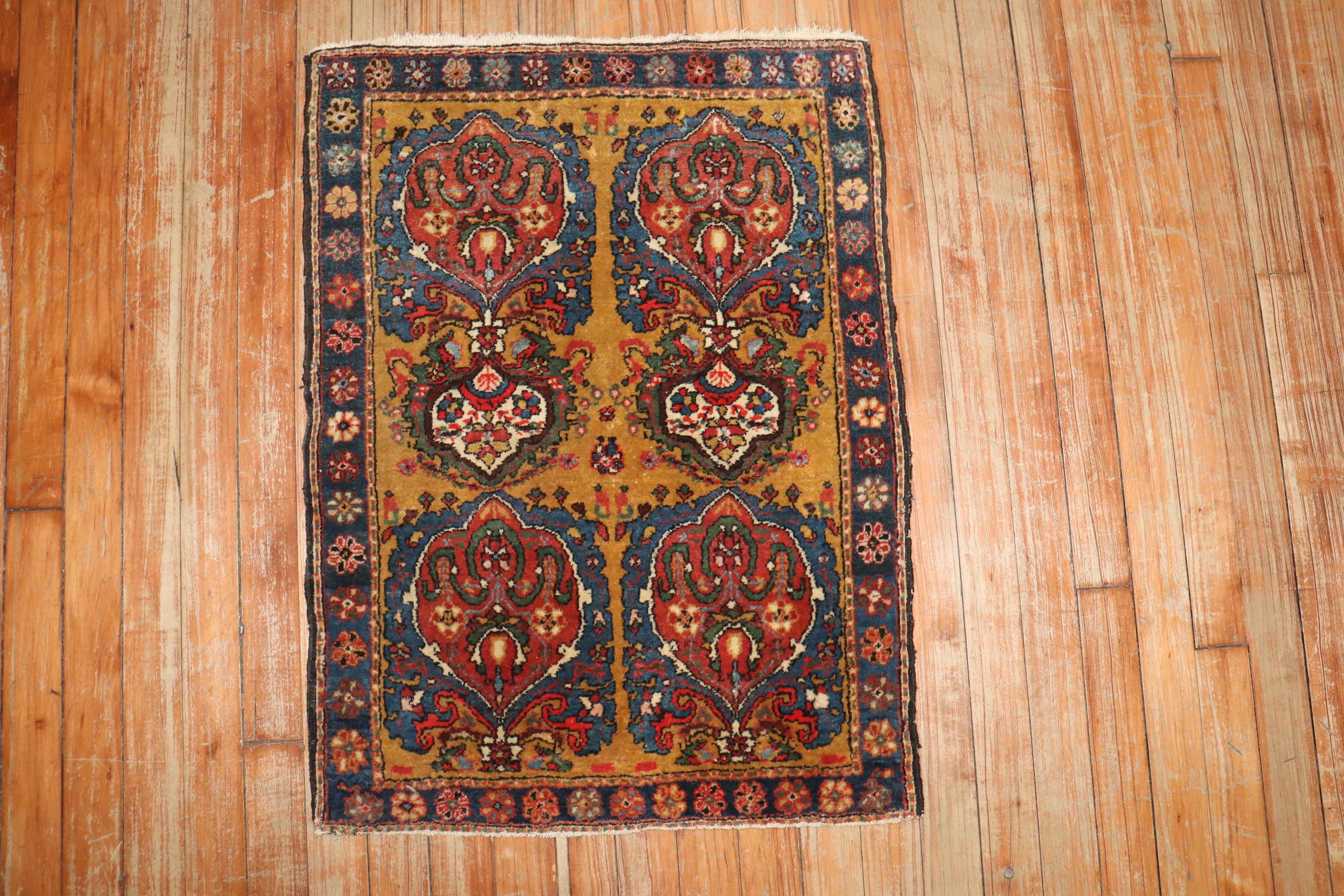 Zabihi Collection Persian Sarouk Jozan Rug In Good Condition For Sale In New York, NY