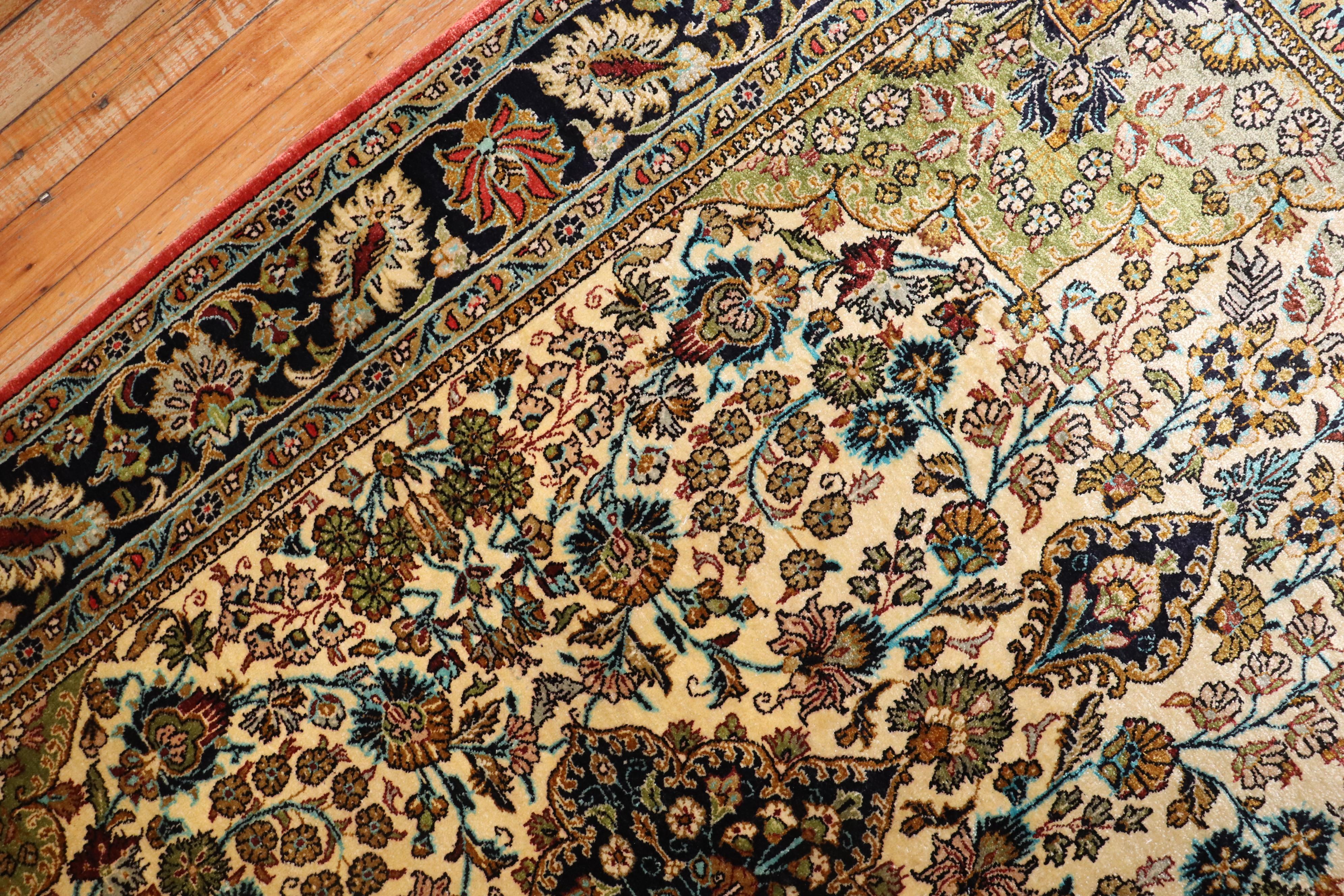 20ième siècle Tapis de Qum en soie persane de la collection Zabihi en vente