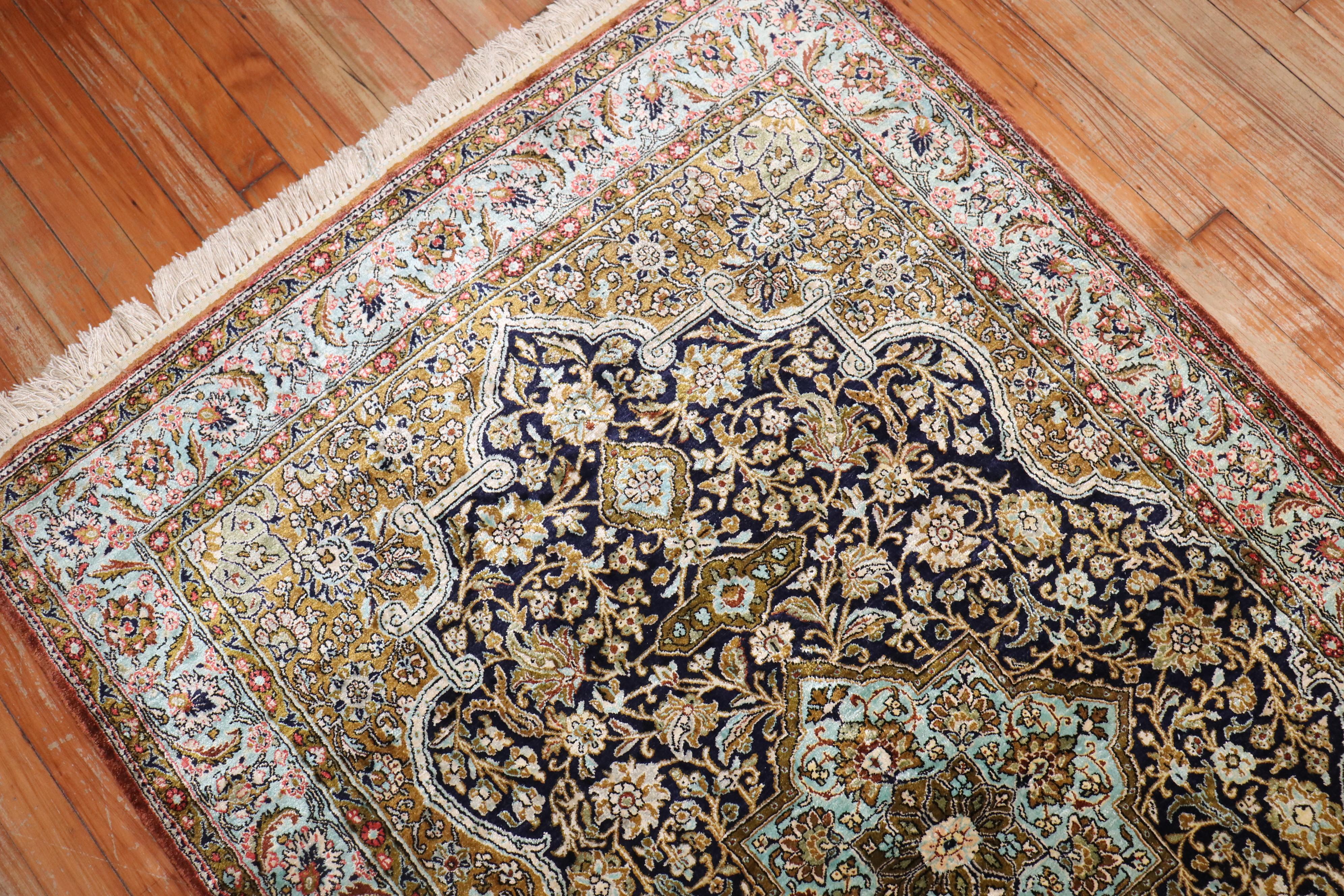 Tappeto Qum in seta persiana della collezione Zabihi In condizioni buone a New York, NY