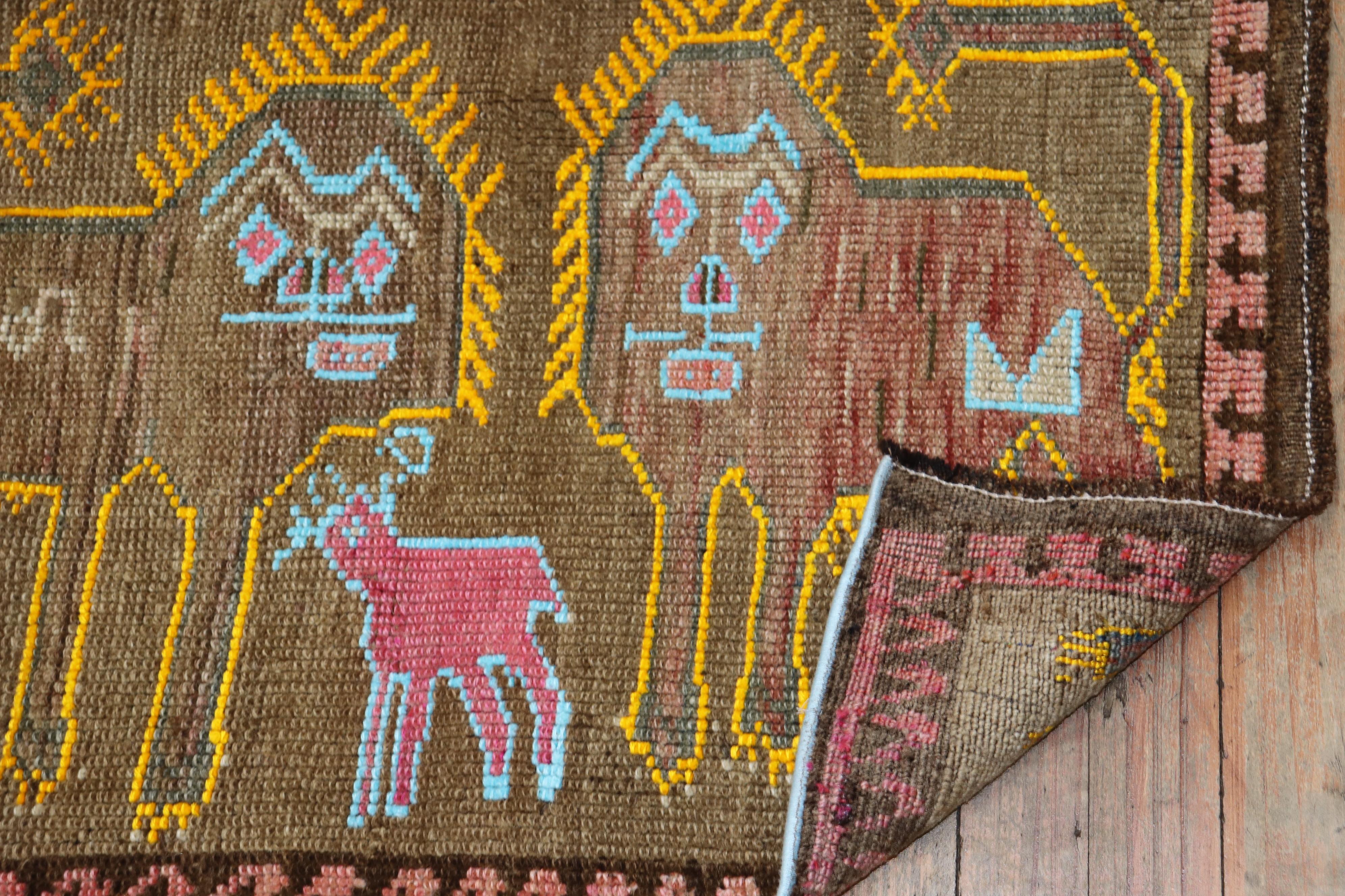 Colección Zabihi León pictórico Oveja Alfombra turca vintage fechada en 1980 en Bueno estado para la venta en New York, NY
