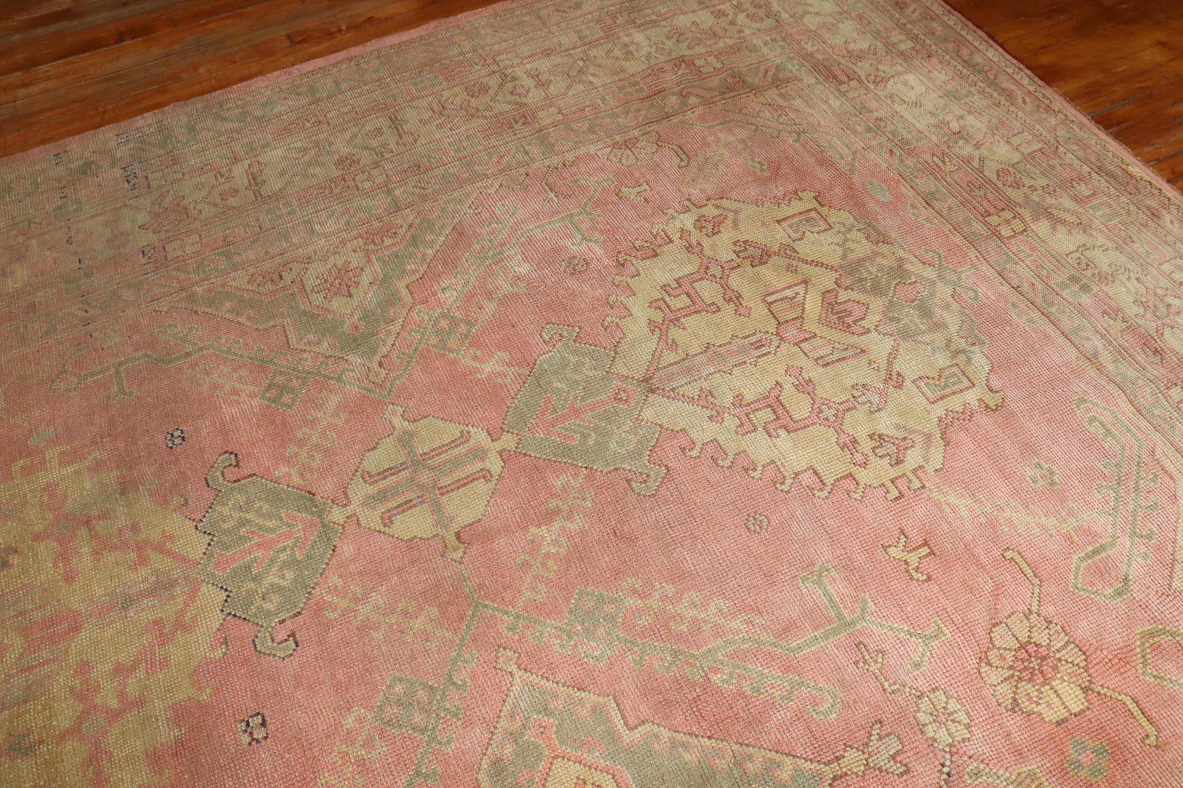 Tapis d'Oushak turc rose de la collection Zabihi en vente 5