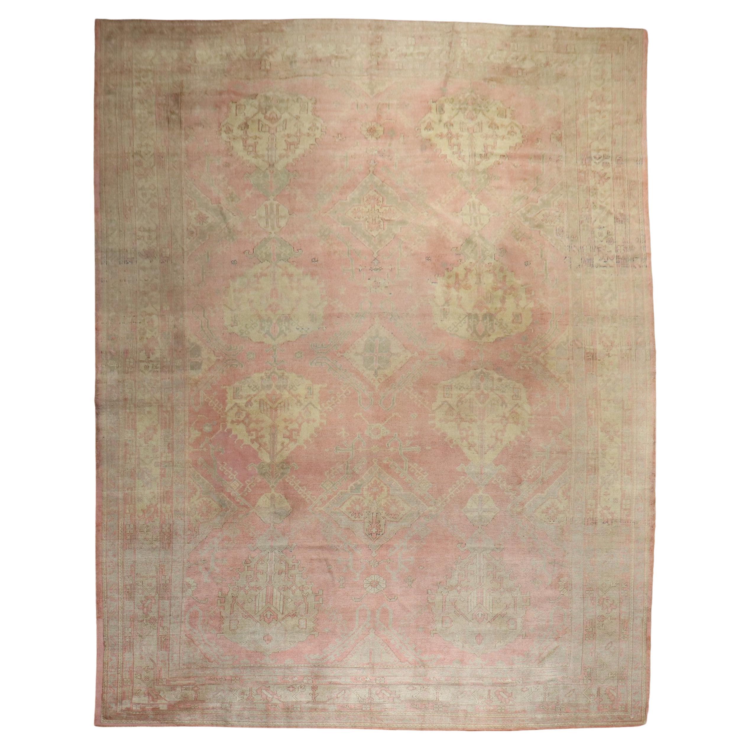 Tapis d'Oushak turc rose de la collection Zabihi en vente