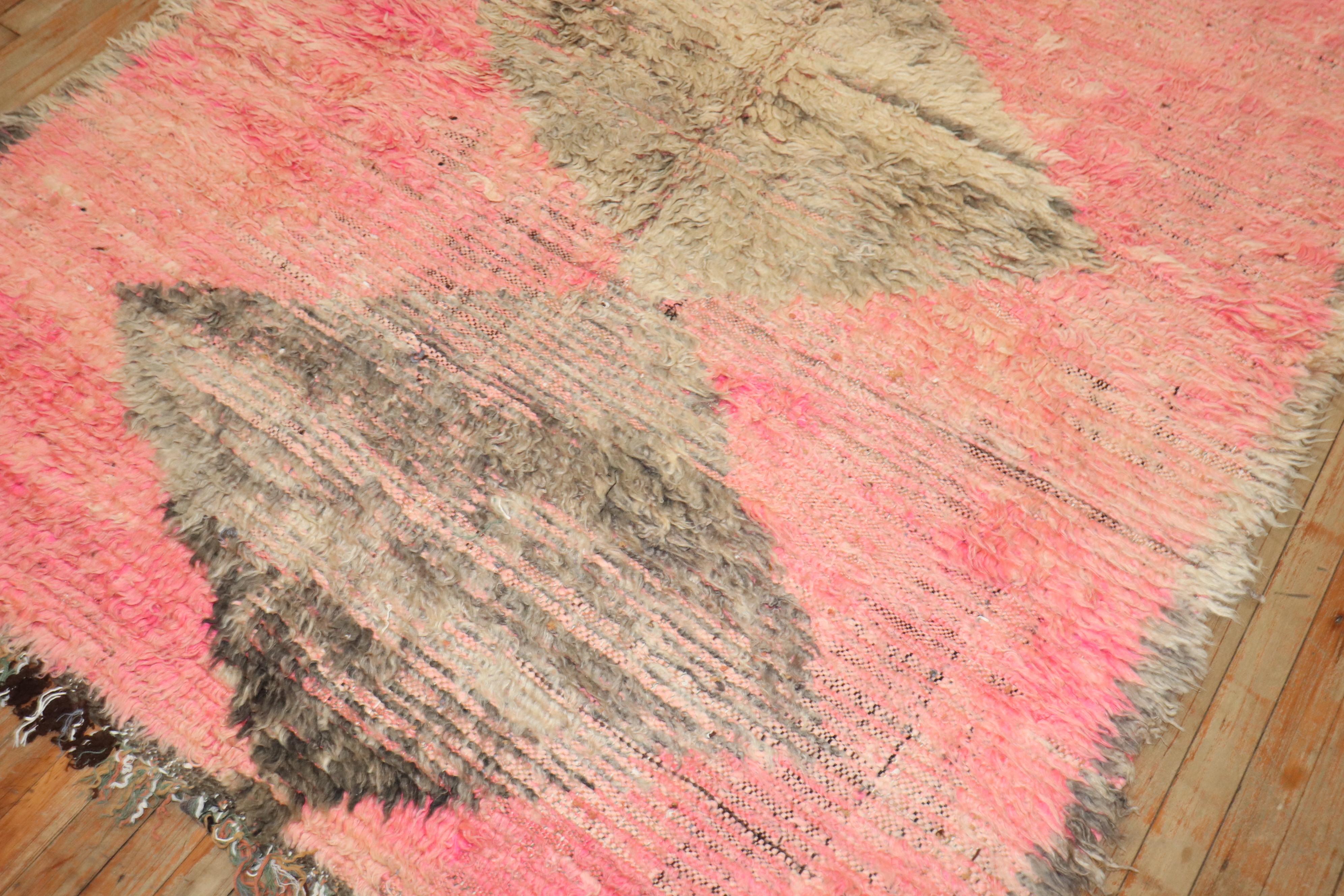 Marokkanischer abstrakter Vintage-Teppich der Zabihi Kollektion in Rosa im Angebot 8