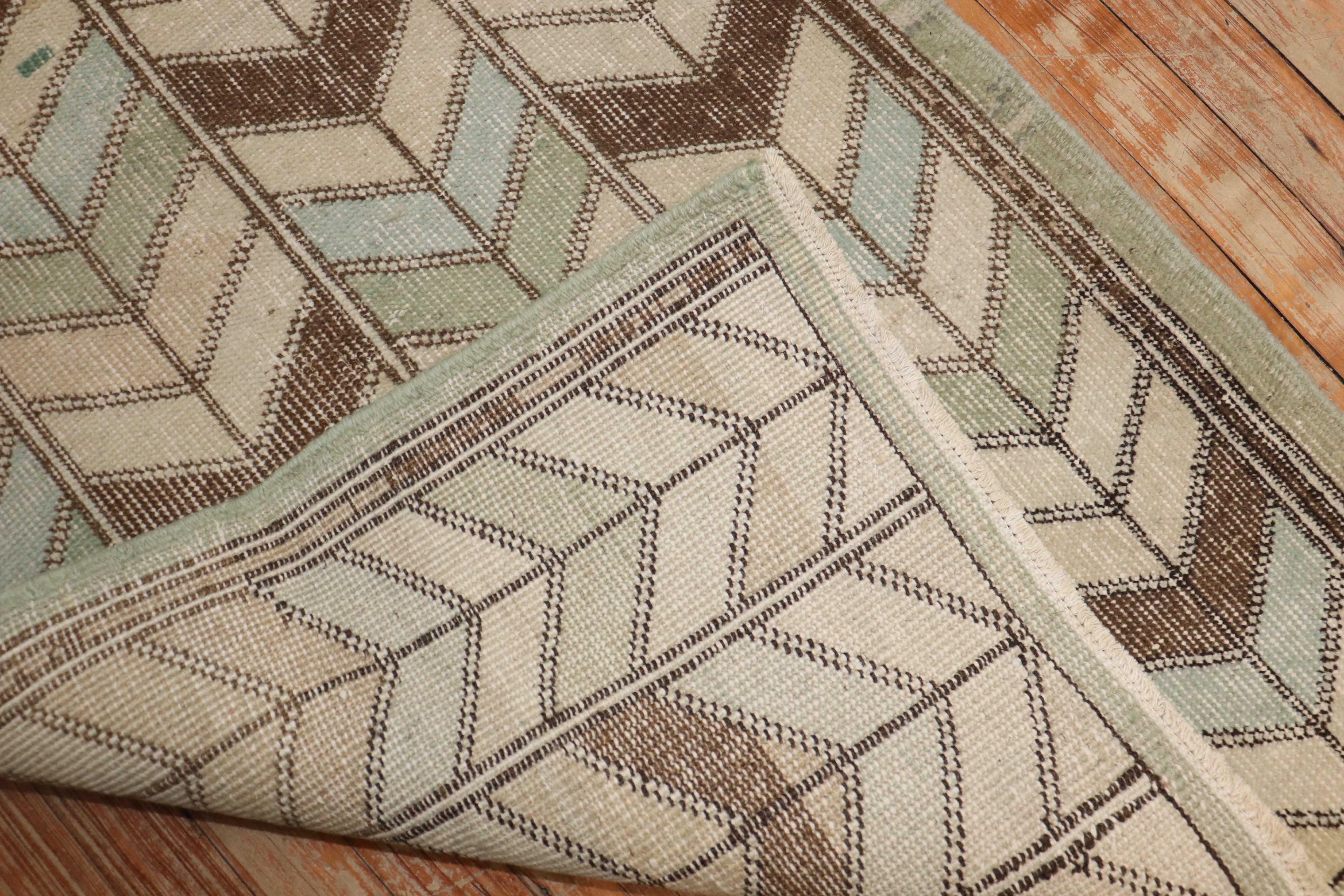 Zabihi Collection Primitive Vintage Türkische Deko Läufer im Zustand „Gut“ im Angebot in New York, NY
